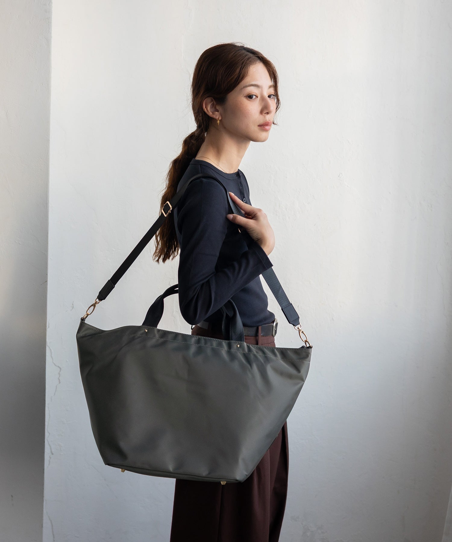 ヴィータフェリーチェ VitaFelice 本革×ナイロントートバッグ 本革ハンドル A4 斜めがけ 2way ショルダーバッグ 旅行バッグ 出張バッグ マザーバッグ (BLACK) BK