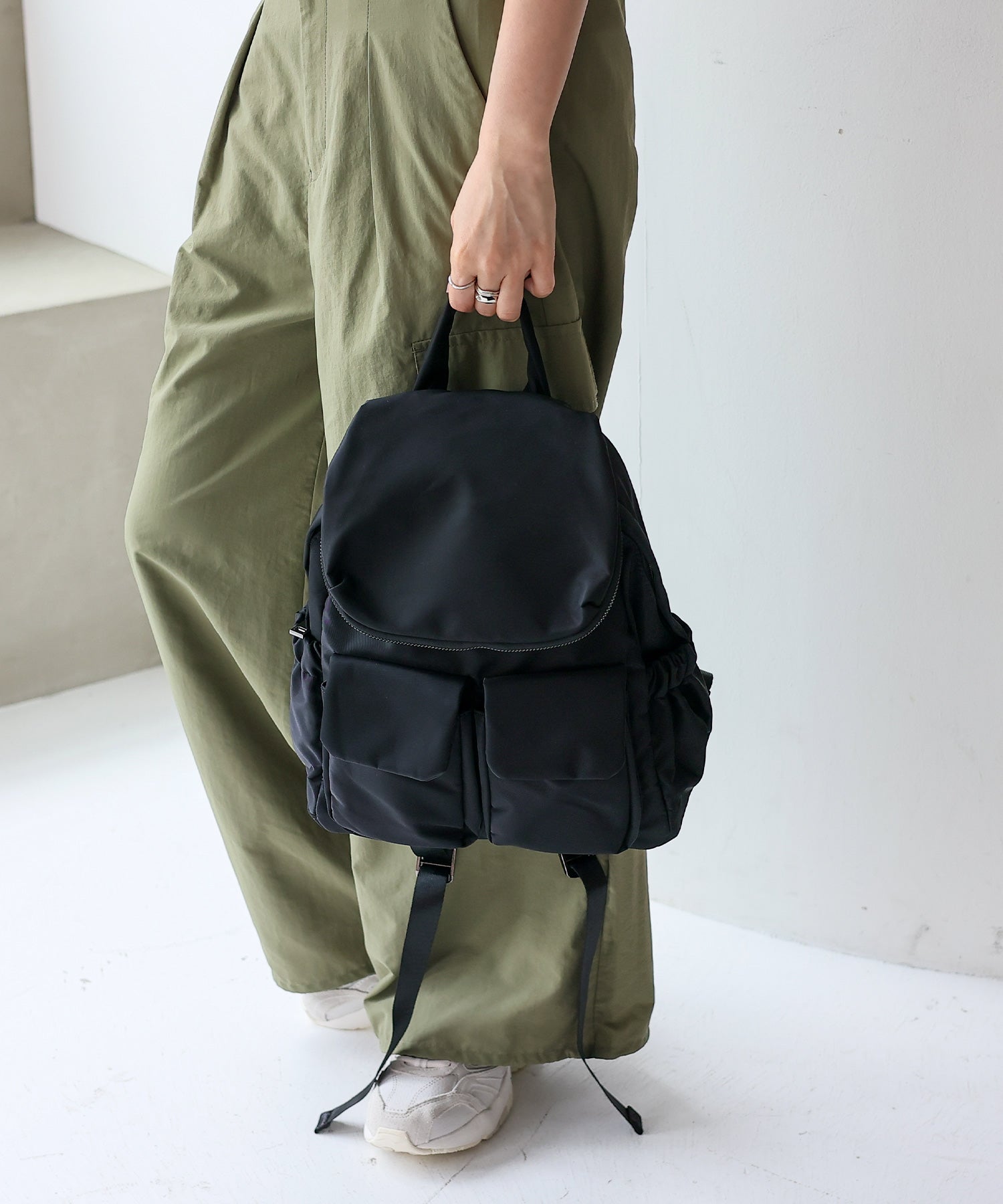ヴィータフェリーチェ VitaFelice 10ポケットナイロンリュックサック (BLACK) BLACK