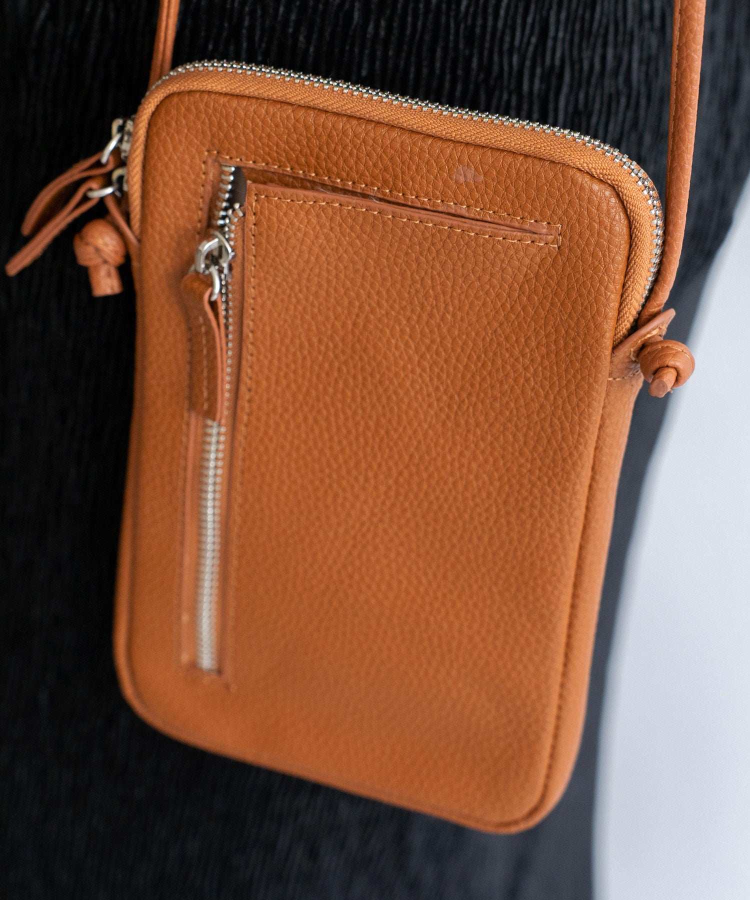 ヴィータフェリーチェ VitaFelice 本革ショルダーポシェット (BLACK) BLACK