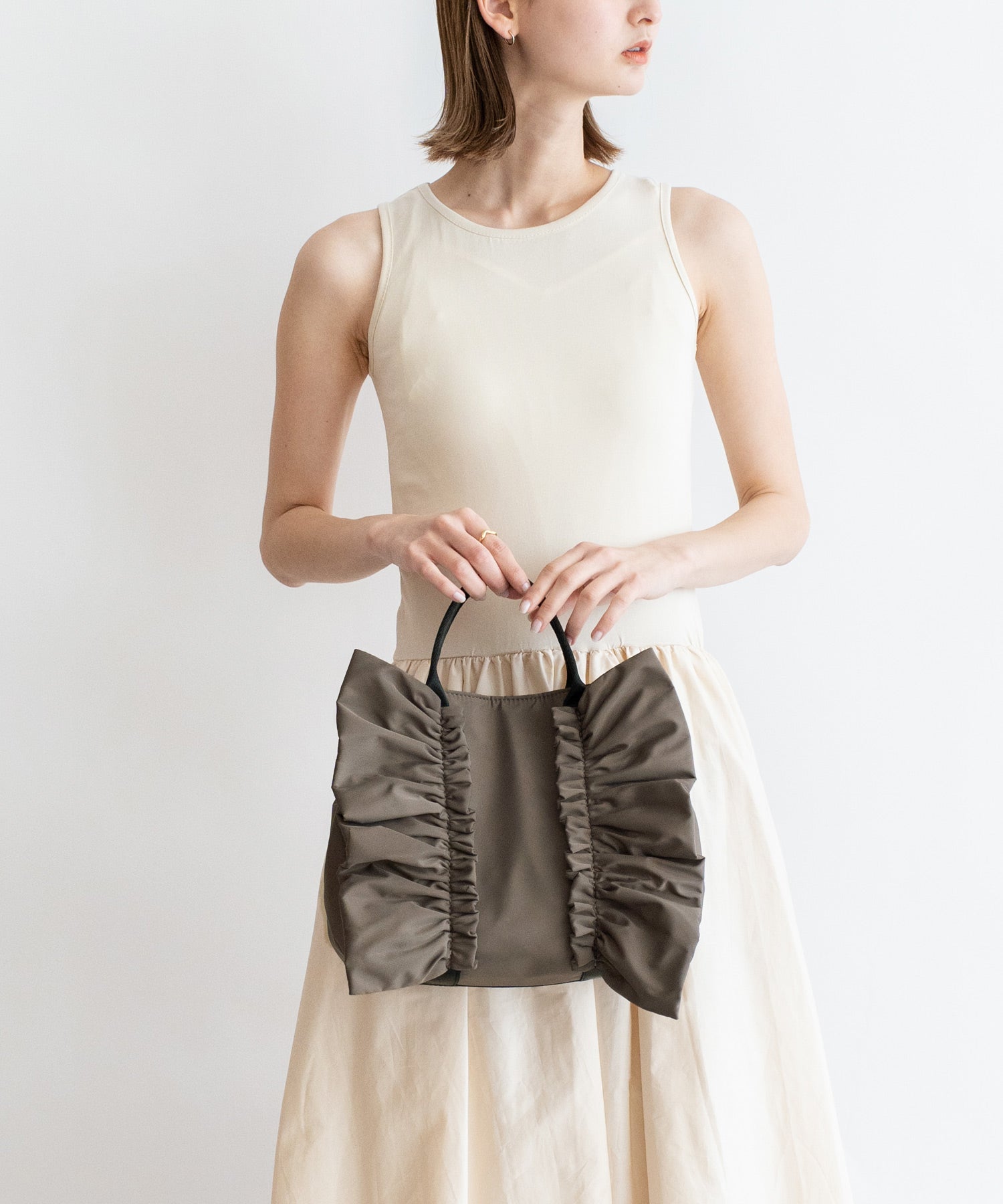 ヴィータフェリーチェ VitaFelice ナイロン2wayフリルトートバッグ