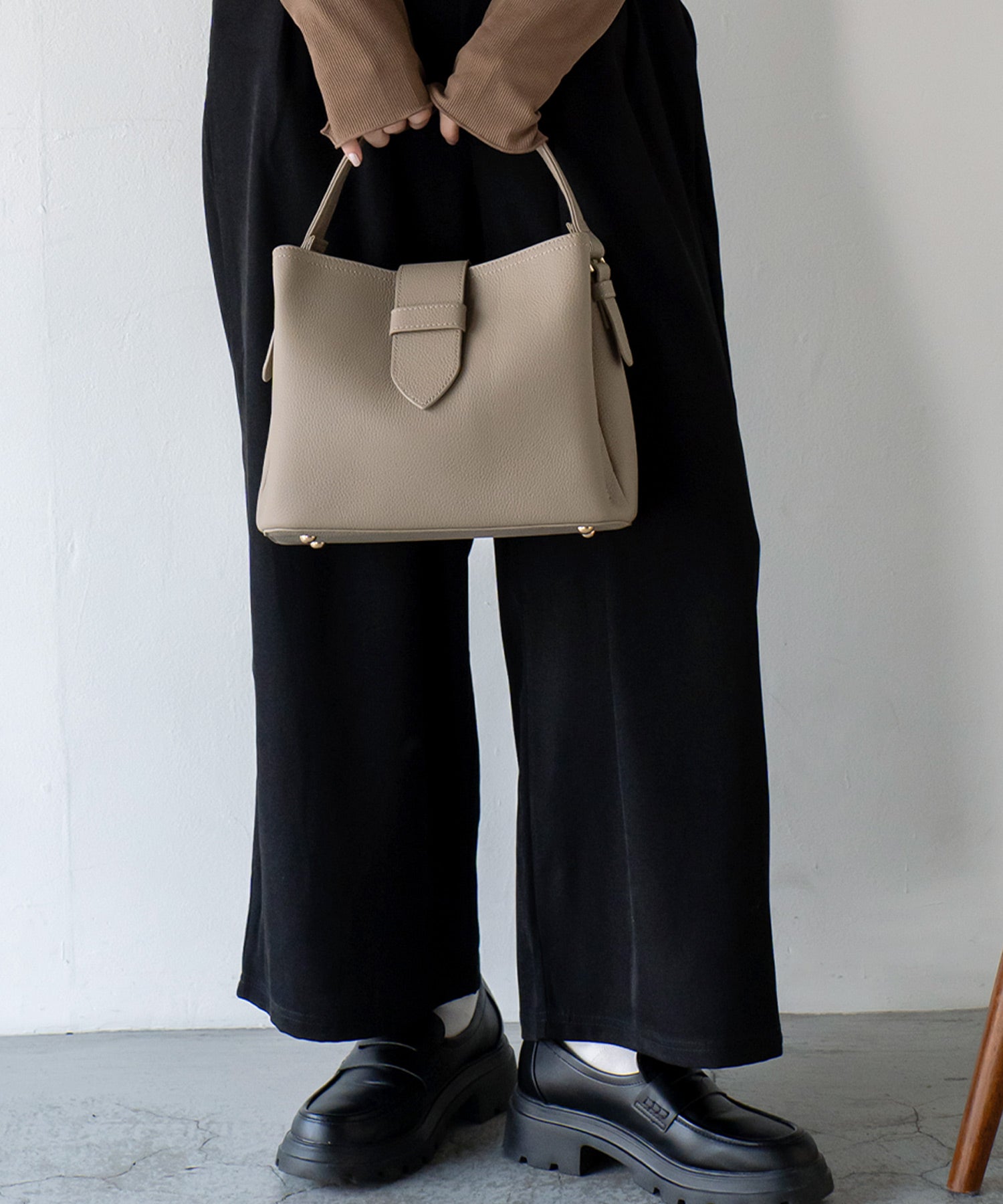 ヴィータフェリーチェ VitaFelice 本革3ルーム2wayハンドバッグ (GRAYBEIGE) GRAYBEIGE