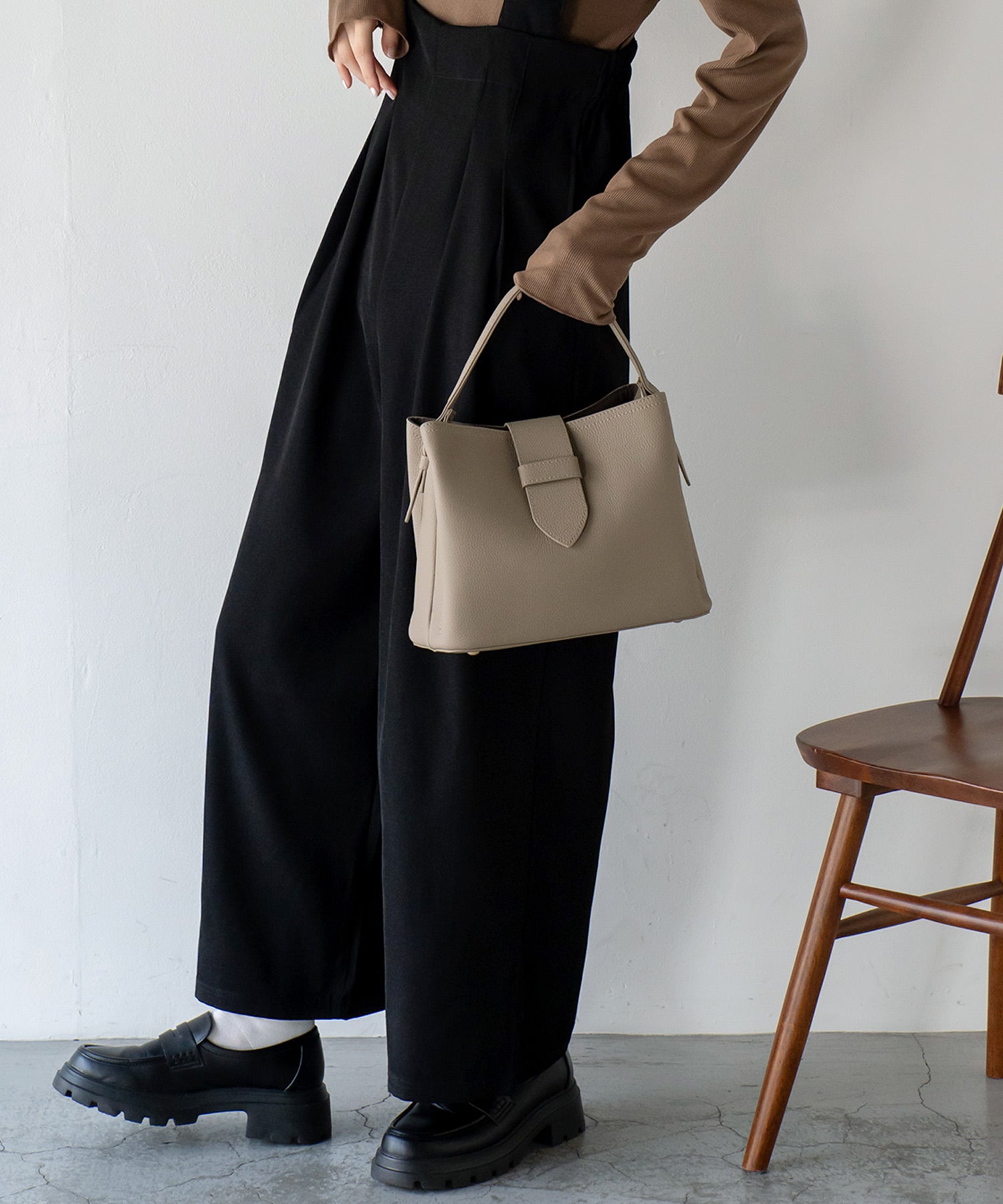 ヴィータフェリーチェ VitaFelice 本革3ルーム2wayハンドバッグ (GRAYBEIGE) GRAYBEIGE