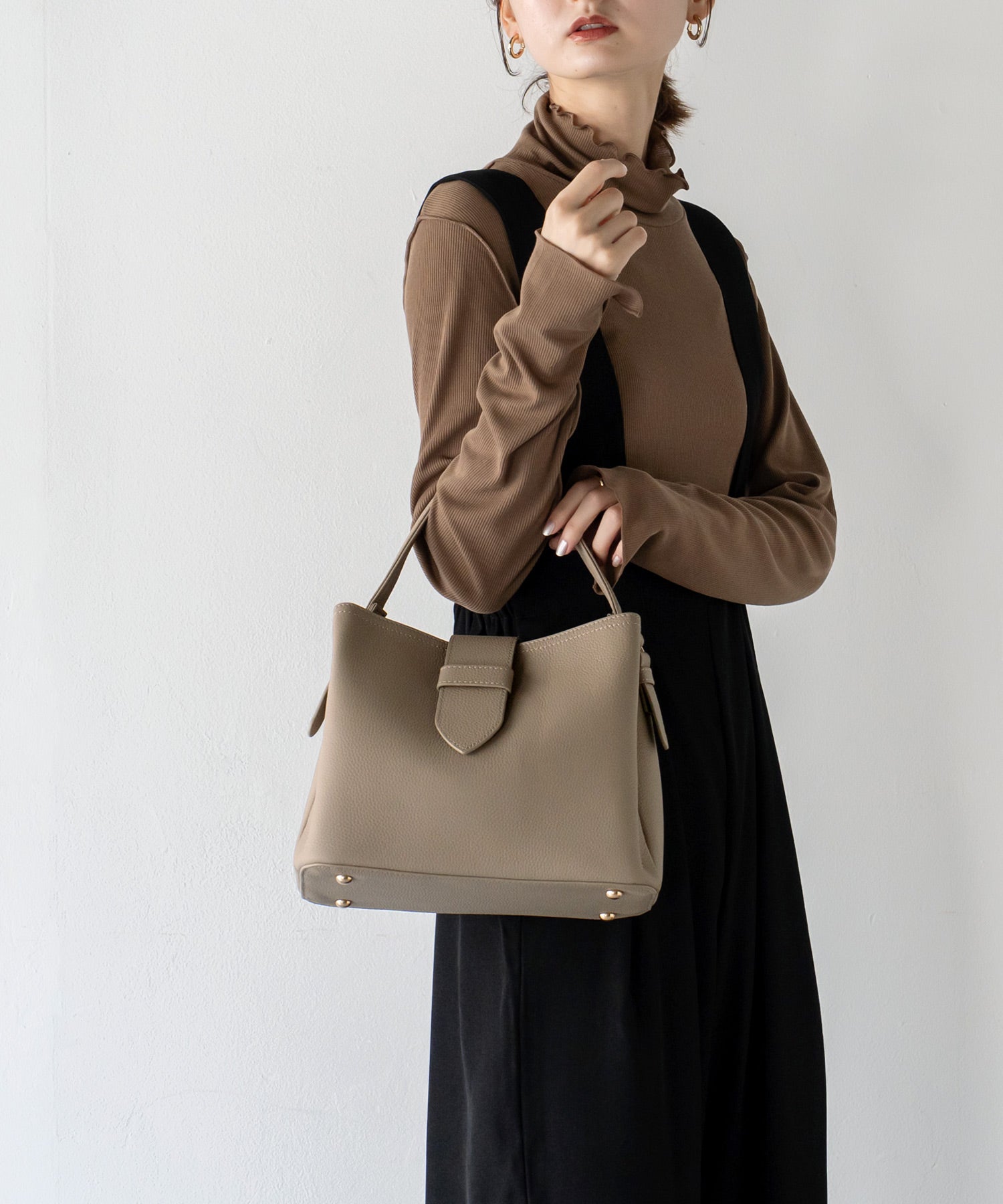 ヴィータフェリーチェ VitaFelice 本革3ルーム2wayハンドバッグ (GRAYBEIGE) GRAYBEIGE