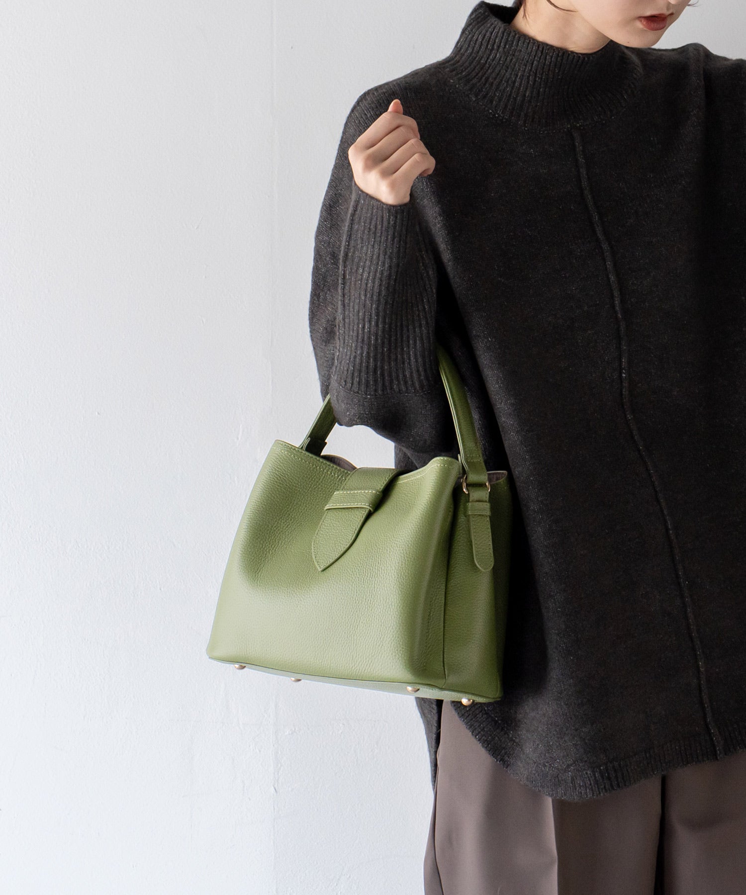 ヴィータフェリーチェ VitaFelice 本革3ルーム2wayハンドバッグ (GRAYBEIGE) GRAYBEIGE