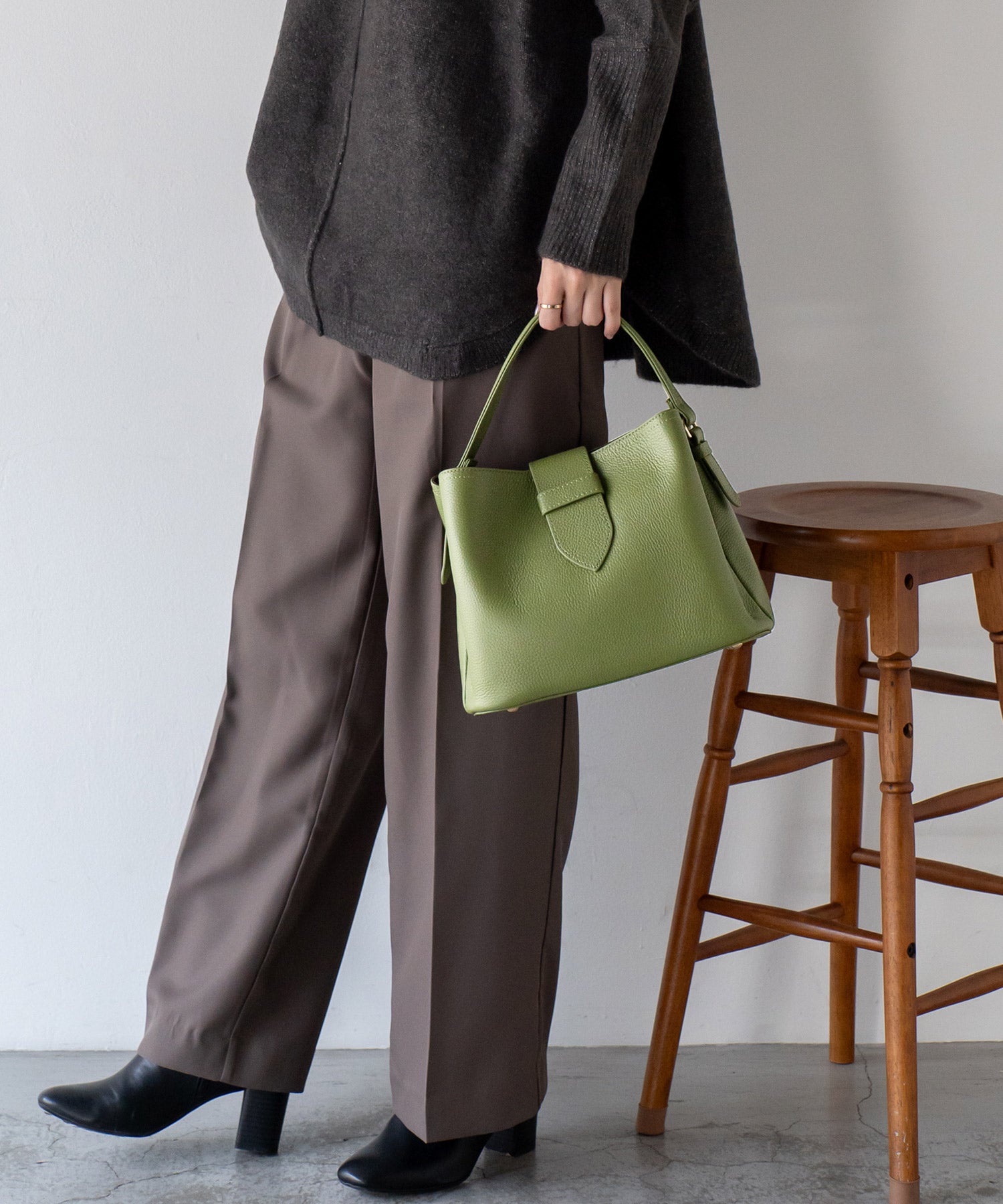 ヴィータフェリーチェ VitaFelice 本革3ルーム2wayハンドバッグ (GRAYBEIGE) GRAYBEIGE