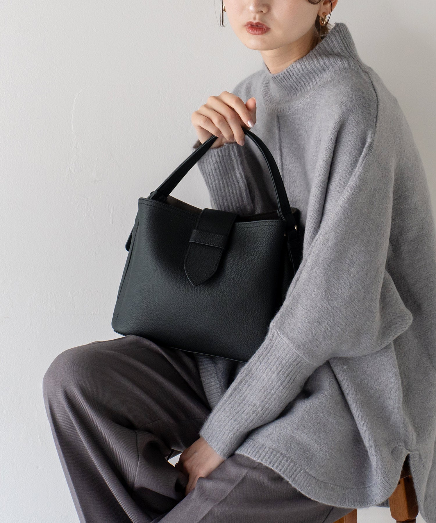 ヴィータフェリーチェ VitaFelice 本革3ルーム2wayハンドバッグ (GRAYBEIGE) GRAYBEIGE