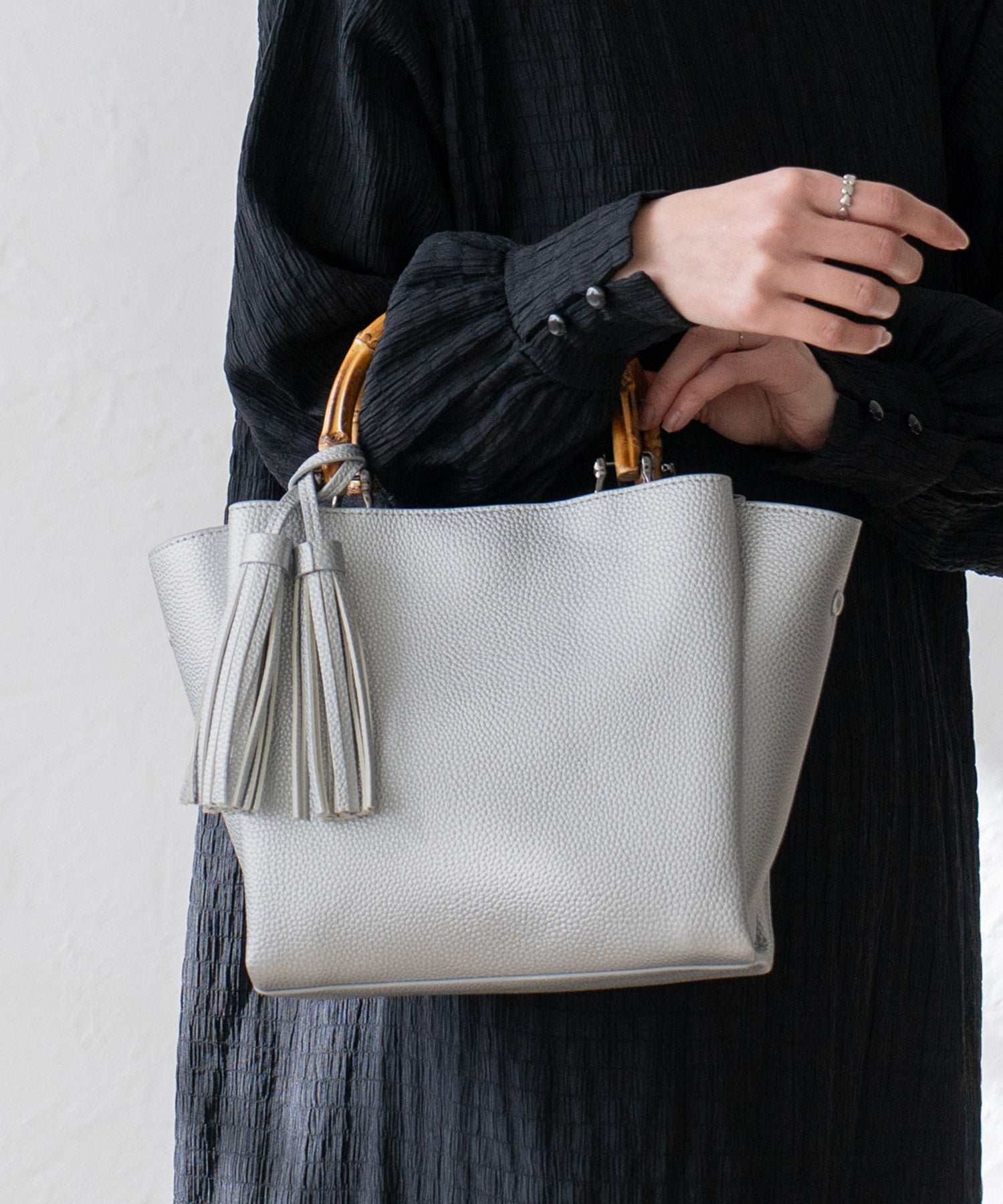 ヴィータフェリーチェ VitaFelice バンブーハンドル2wayミニバッグ (SILVER) SILVER