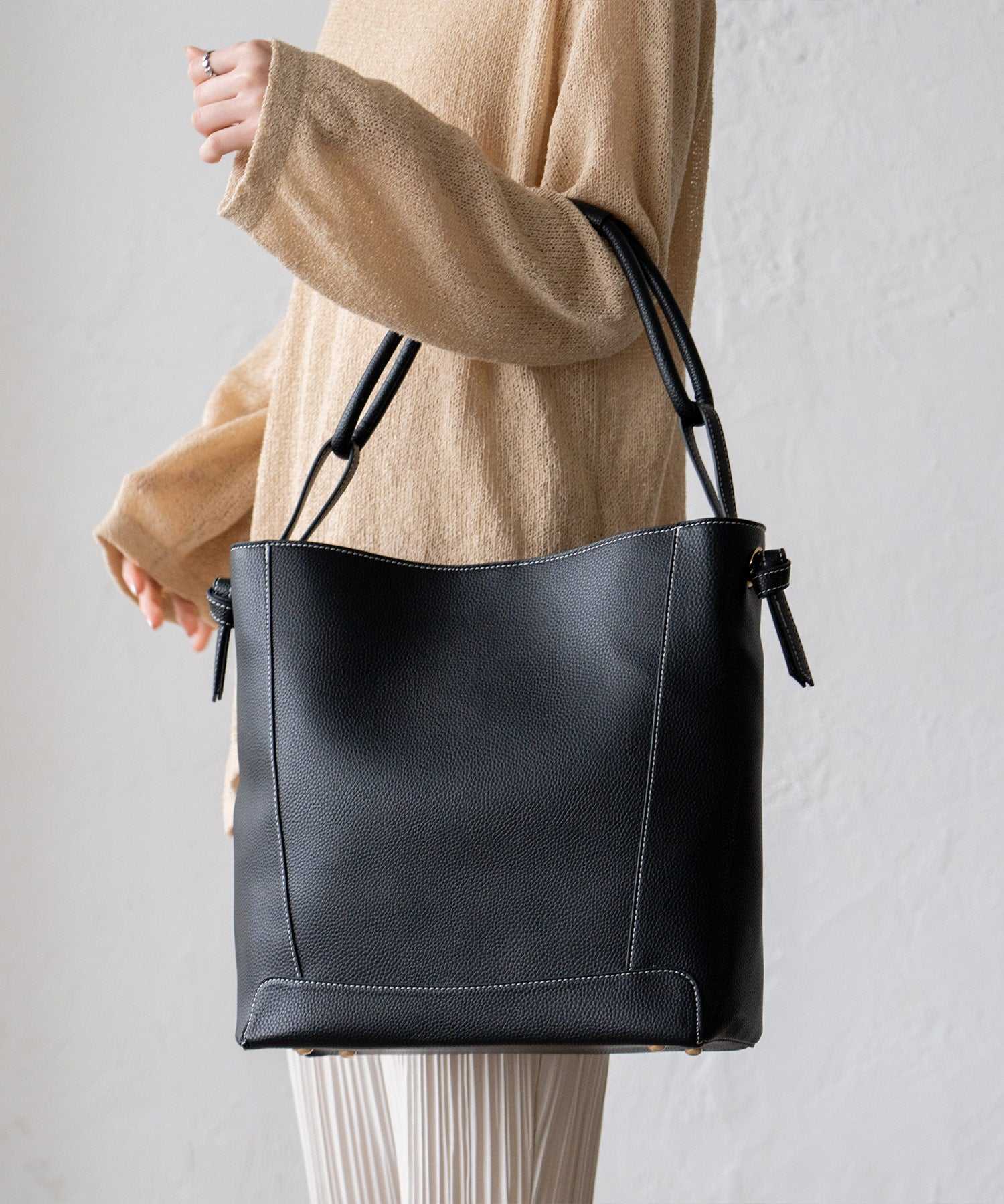 ヴィータフェリーチェ VitaFelice ワンハンドルトートバッグ,BLACK