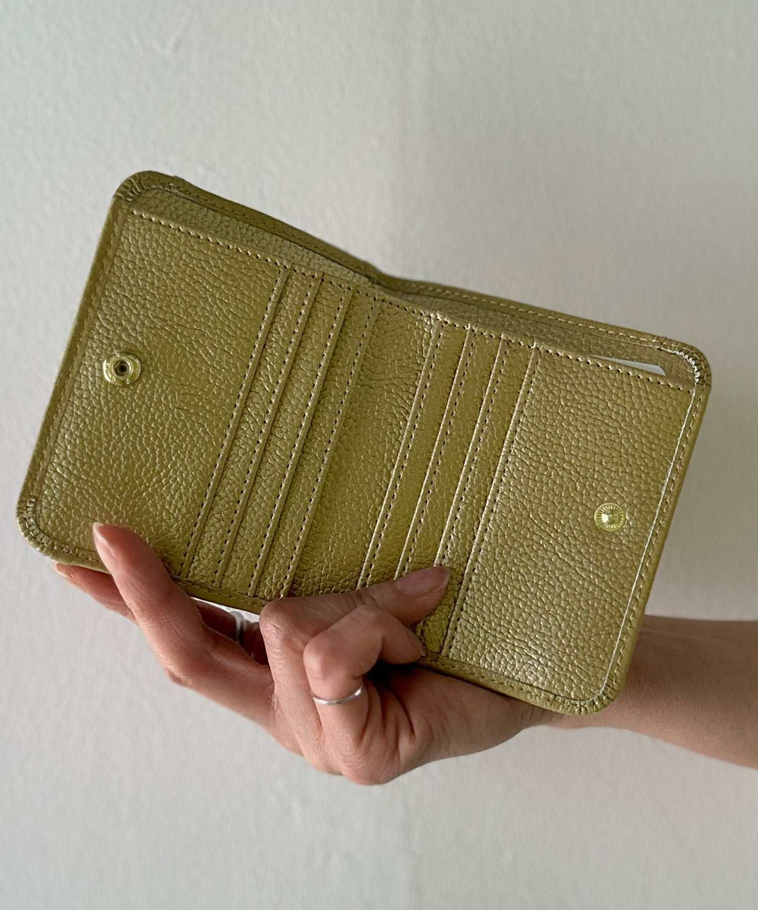 ヴィータフェリーチェ VitaFelice コンパクト牛革スリムウォレット (GOLD) GOLD