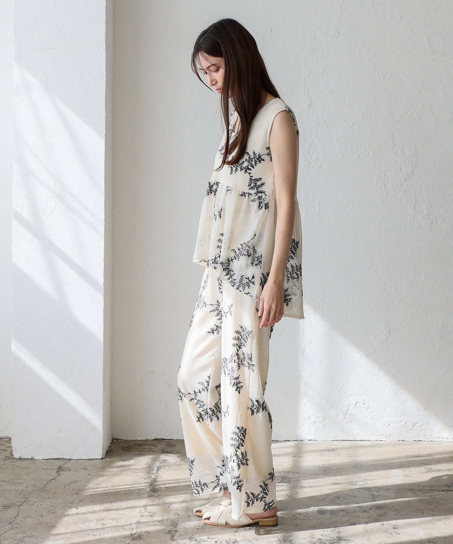 ヴィータフェリーチェ VitaFelice 花柄刺繍シアーパンツ (BLACK) BLACK