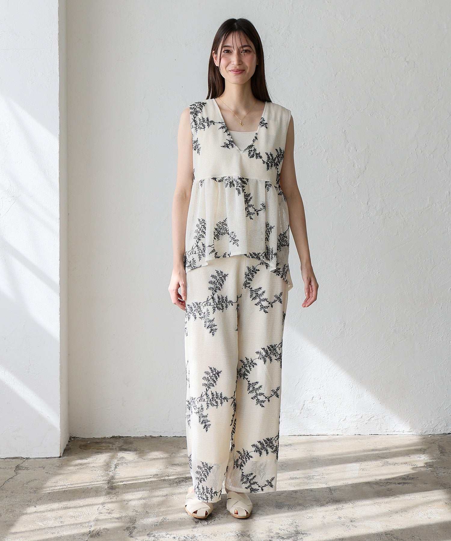 ヴィータフェリーチェ VitaFelice 花柄刺繍シアーパンツ (BLACK) BLACK