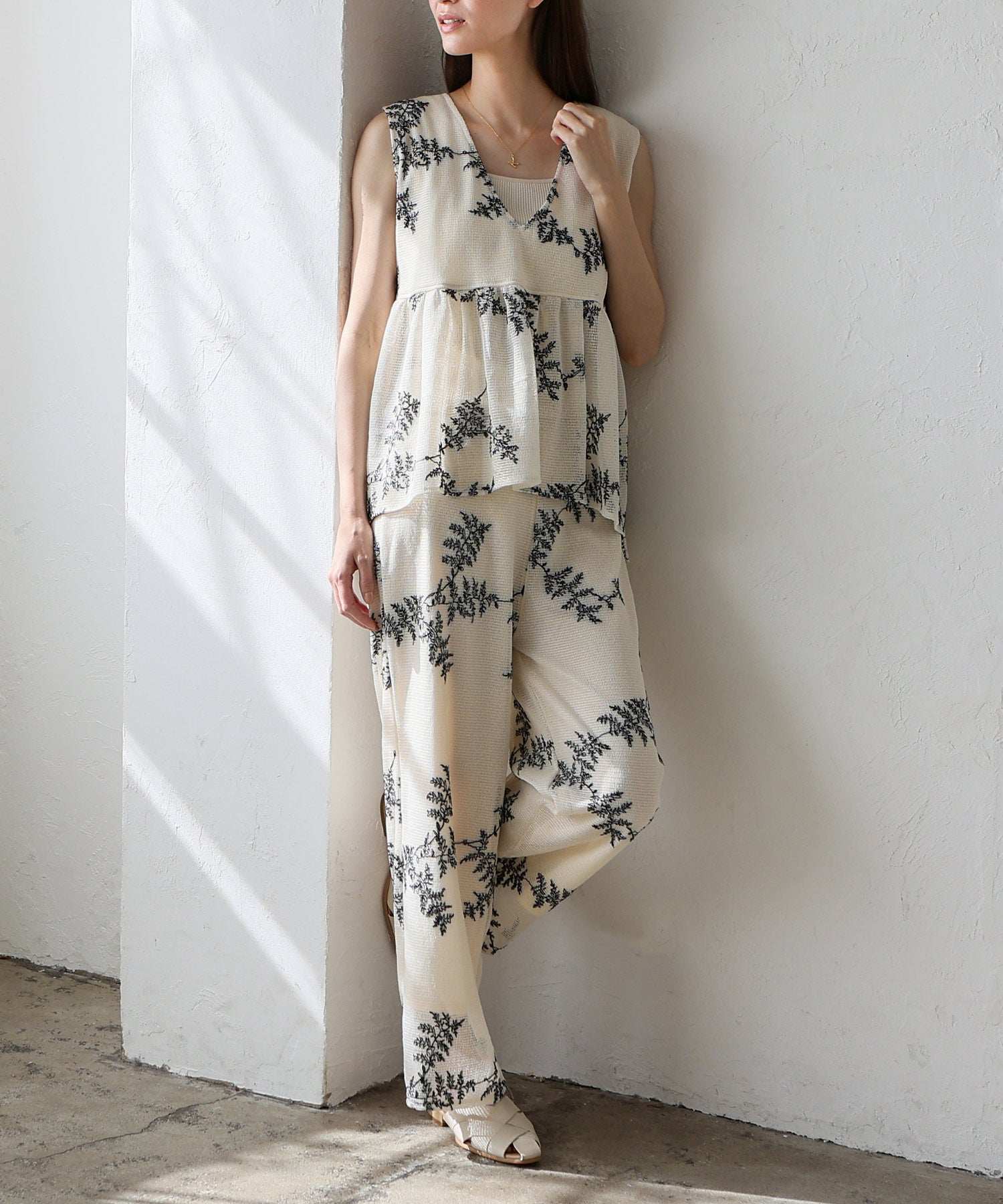 ヴィータフェリーチェ VitaFelice 花柄刺繍シアーパンツ (BLACK) BLACK