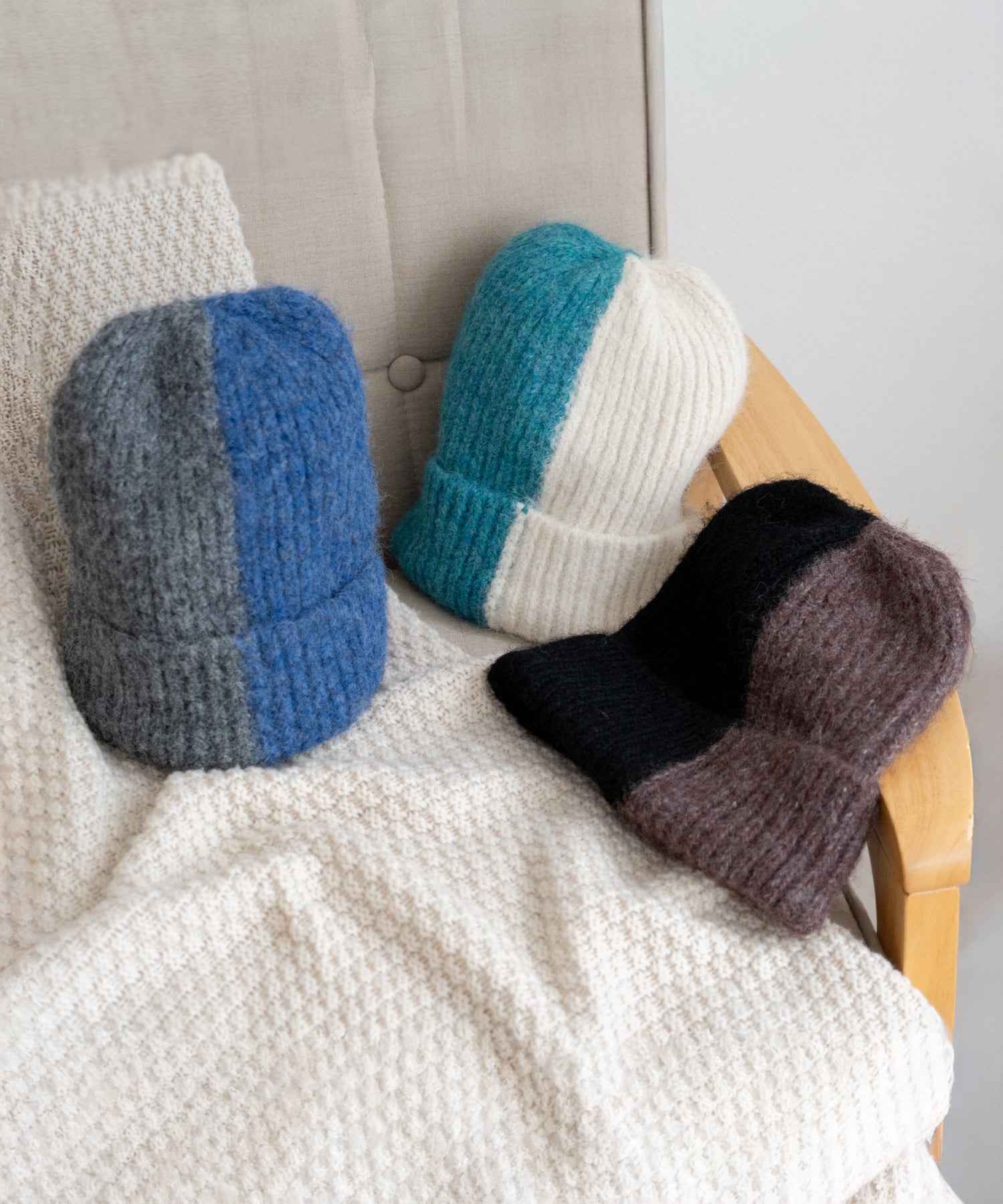 ヴィータフェリーチェ VitaFelice バイカラーケーブル編みニット帽 (BLACK) BLACK