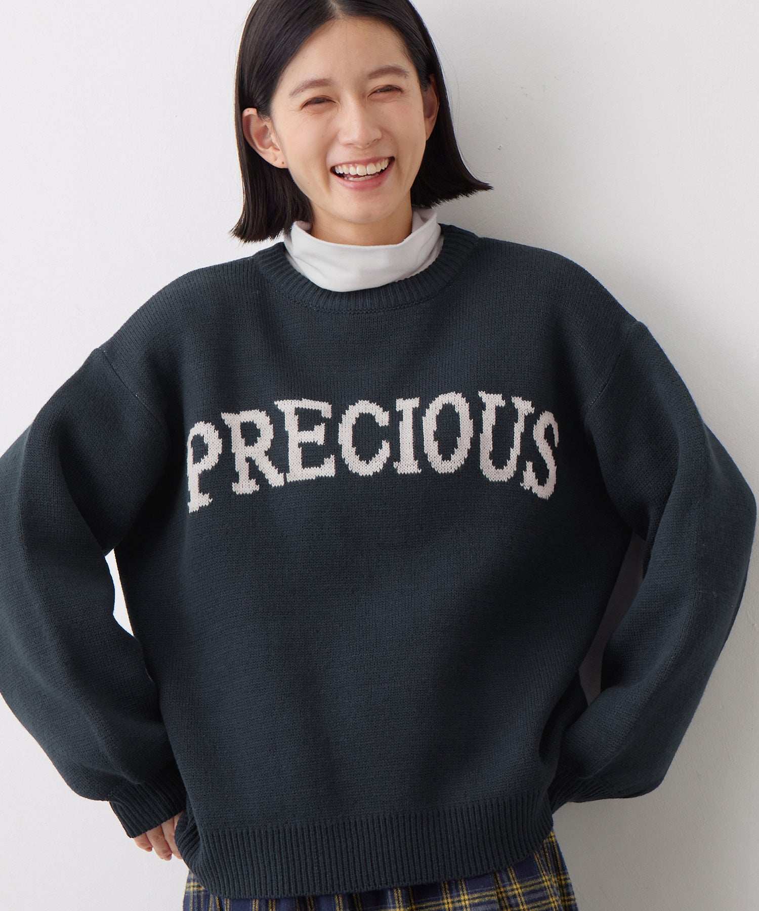 ヴィオラ エ ヴィオラ Viola e Viola ゆるシルエットロゴデザインニットトップス (ネイビー) ネイビー