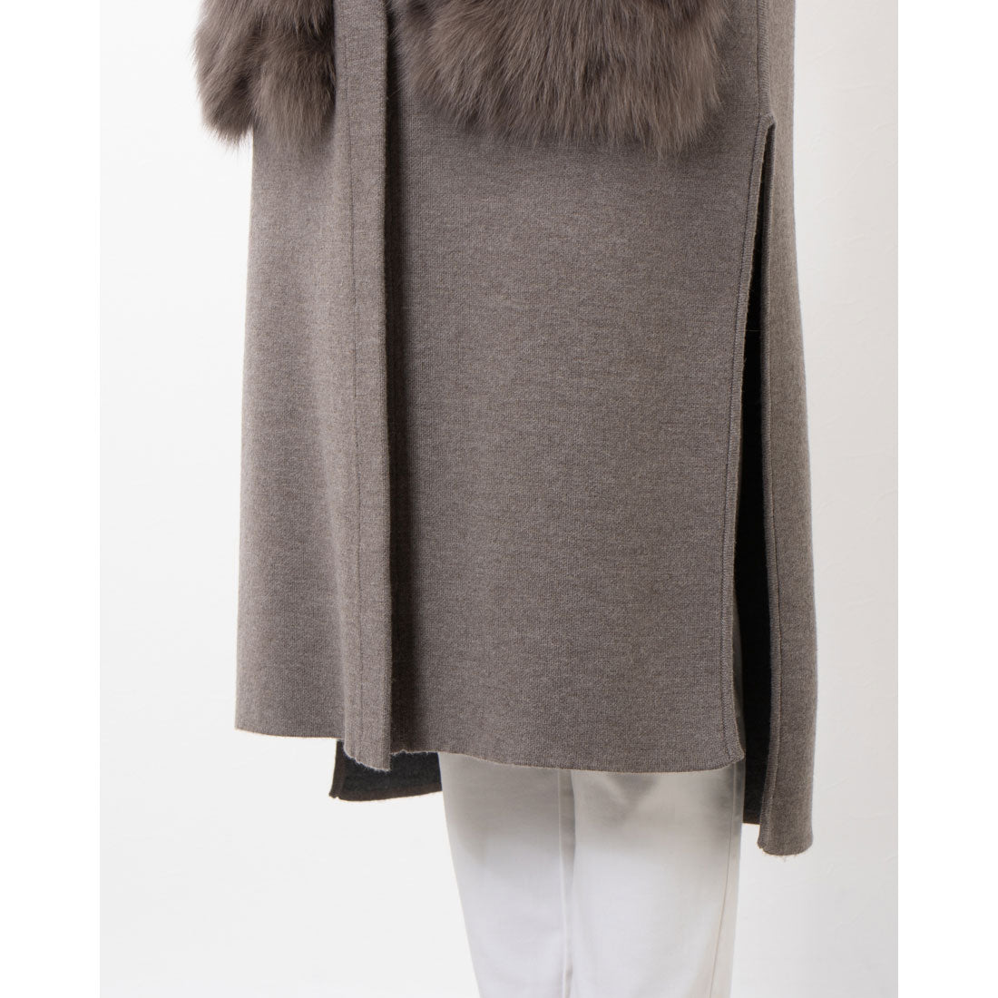 ベスジョーヤ VESGIOIA ニットFOXフード付ロングベスト