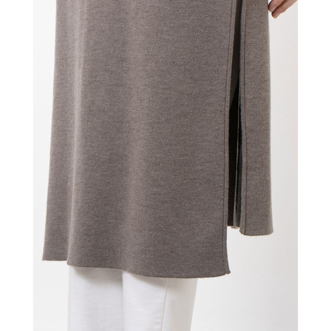 ベスジョーヤ VESGIOIA ニットFOXフード付ロングベスト