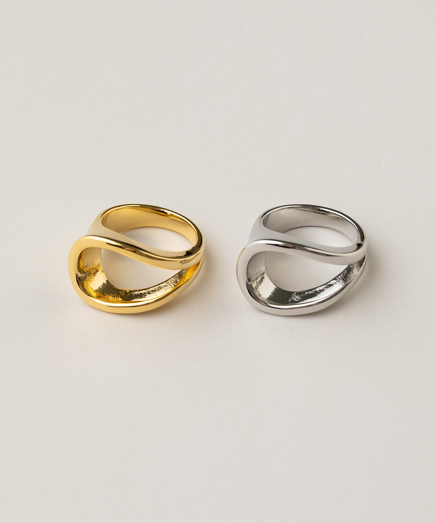 バツリカ VATSURICA 〈VATSURICA〉金属アレルギー対応 / サージカルステンレス / 316L / ボリュームリング