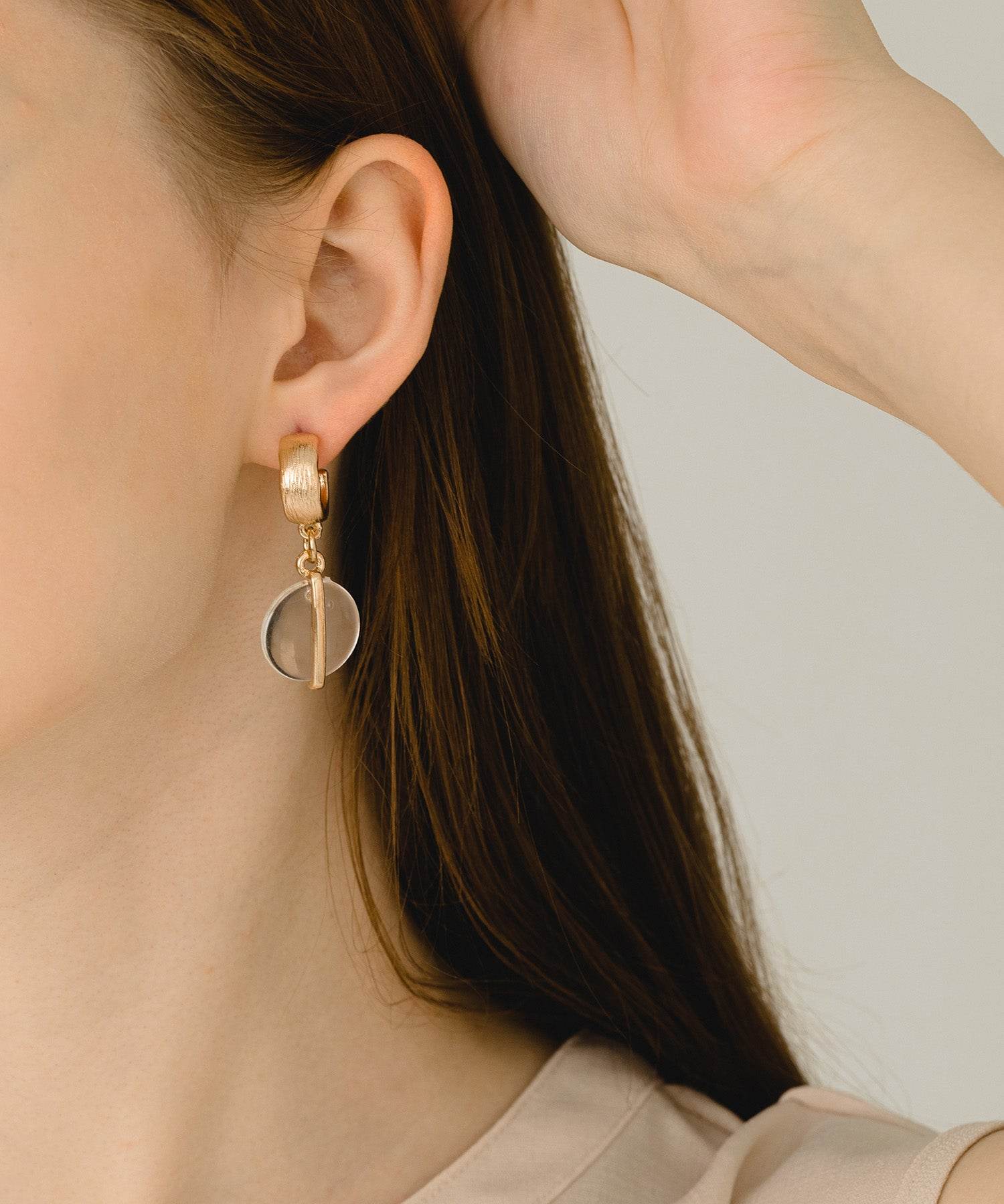 VATSURICA 〈LOINE〉 Color acrylic Earrings