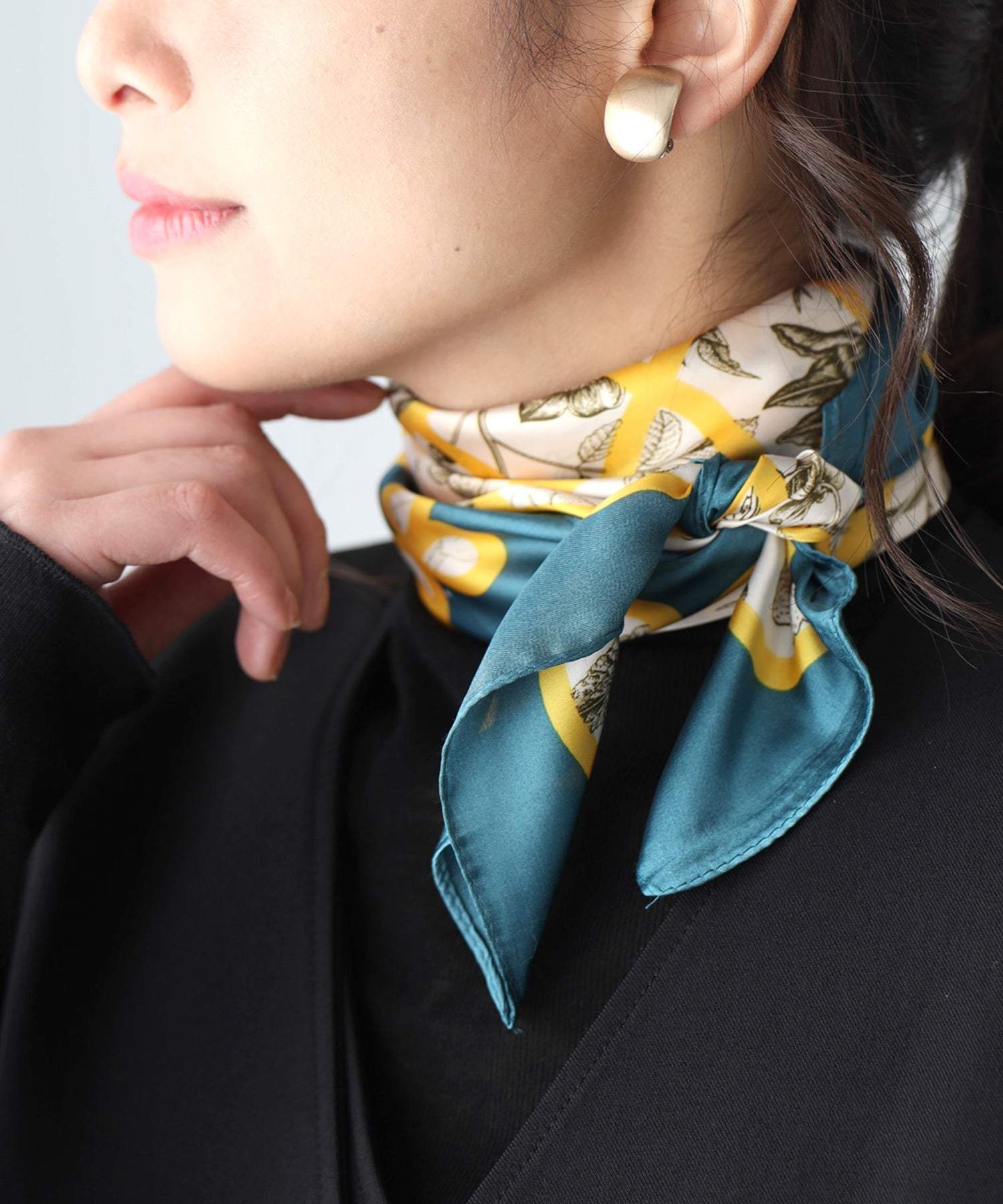 エーレスタイル Ehre style パッと目を惹く!垢ぬけスカーフ大人フラワー柄