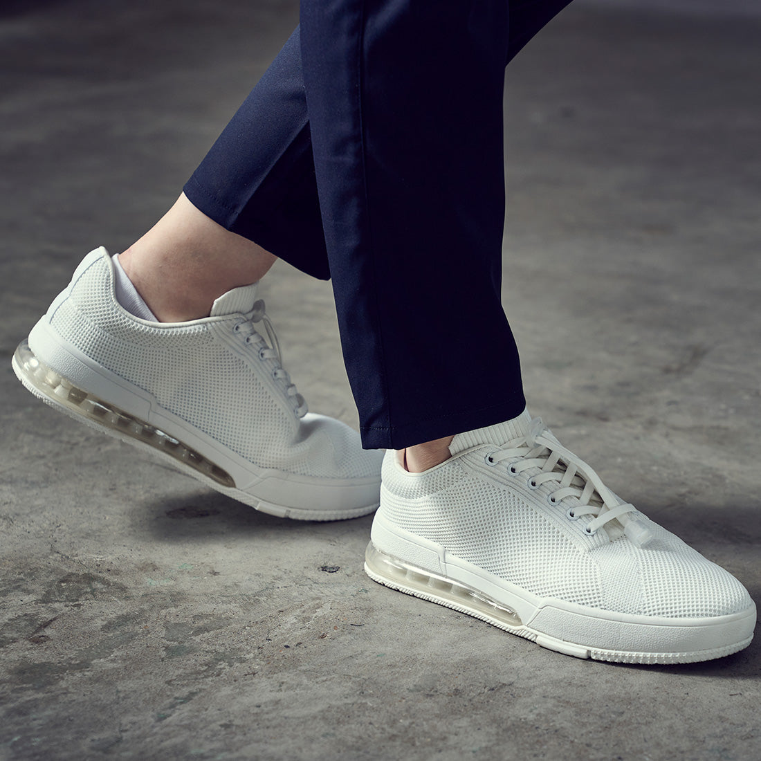 Borderless Sneakers AIR