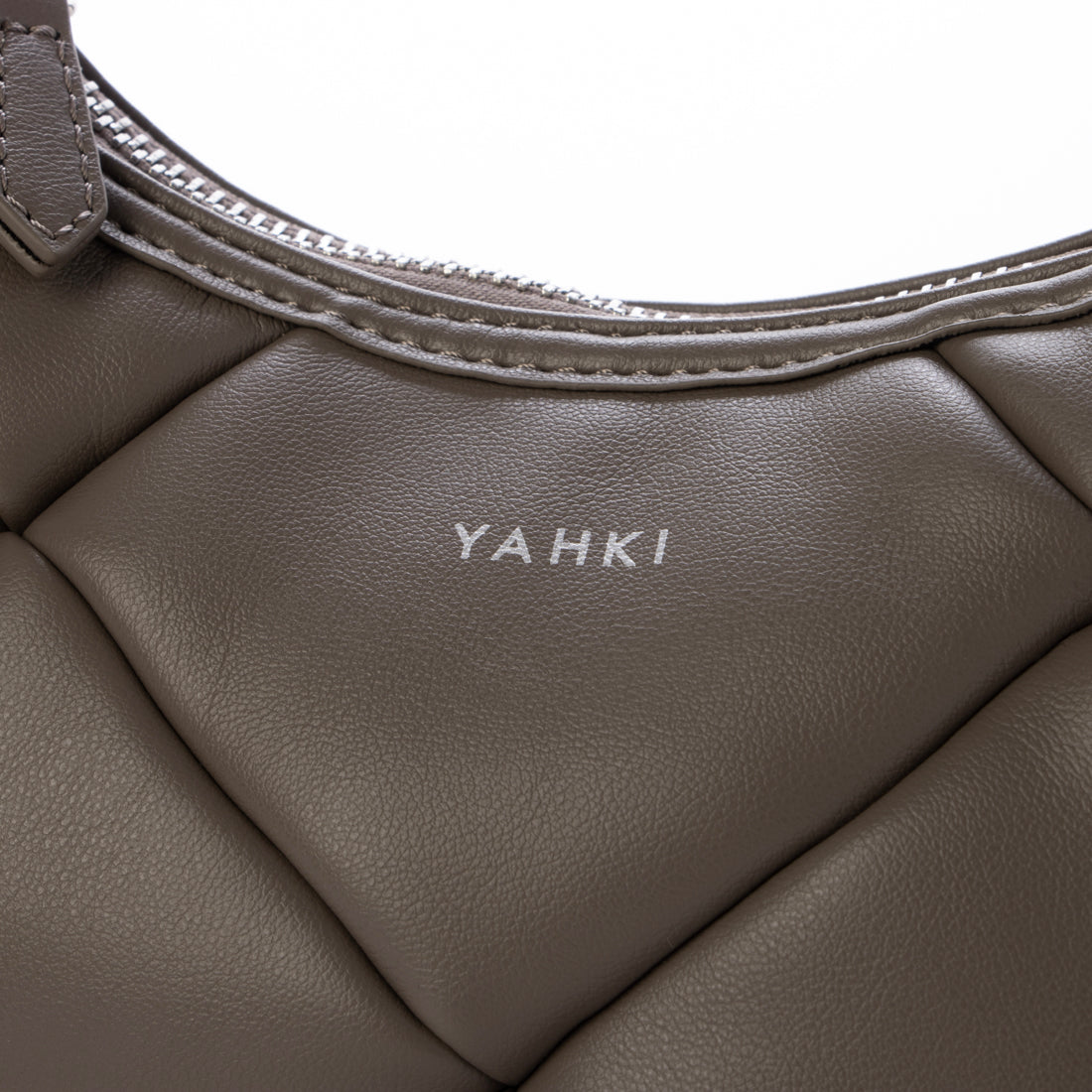 ヤーキ YAHKI キルティングハンドバッグ (black) black