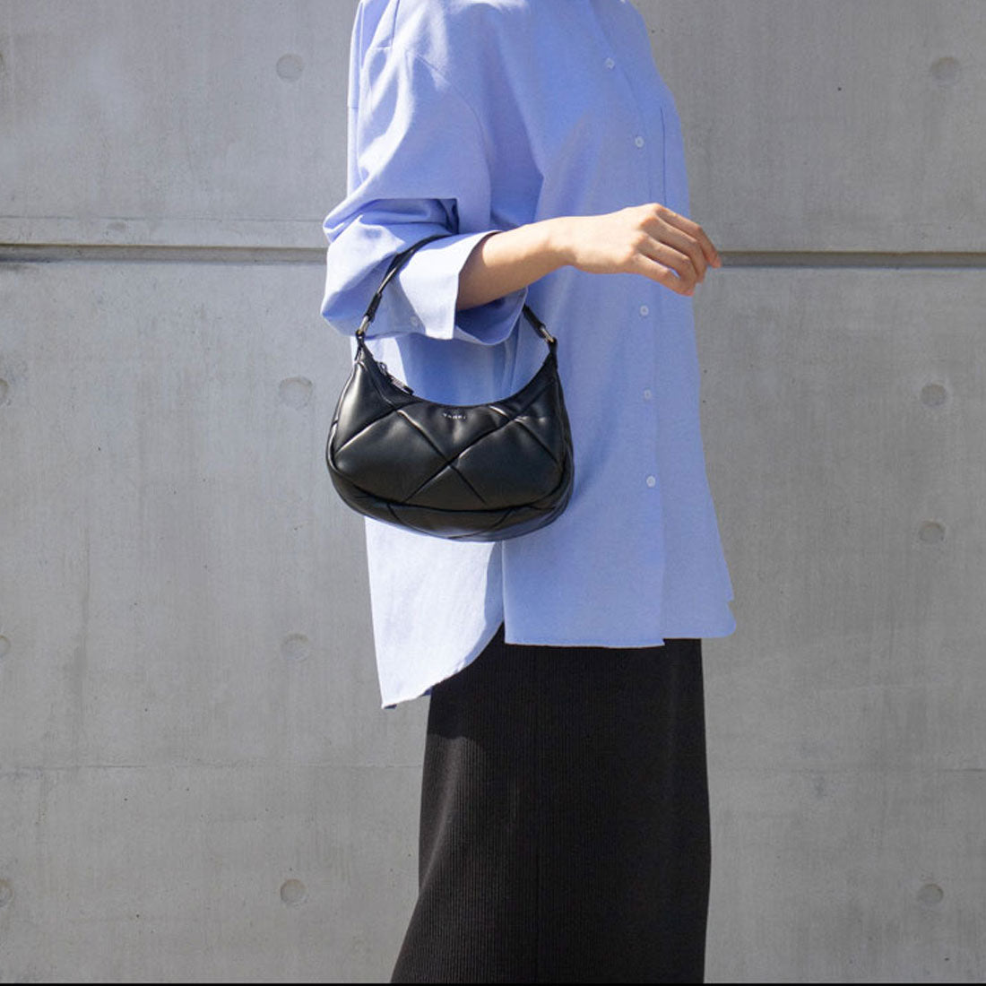 ヤーキ YAHKI キルティングハンドバッグ (black) black