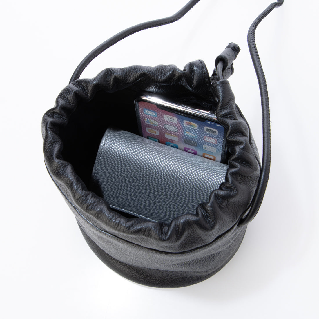 ヤーキ YAHKI レザー巾着バッグ (black) black