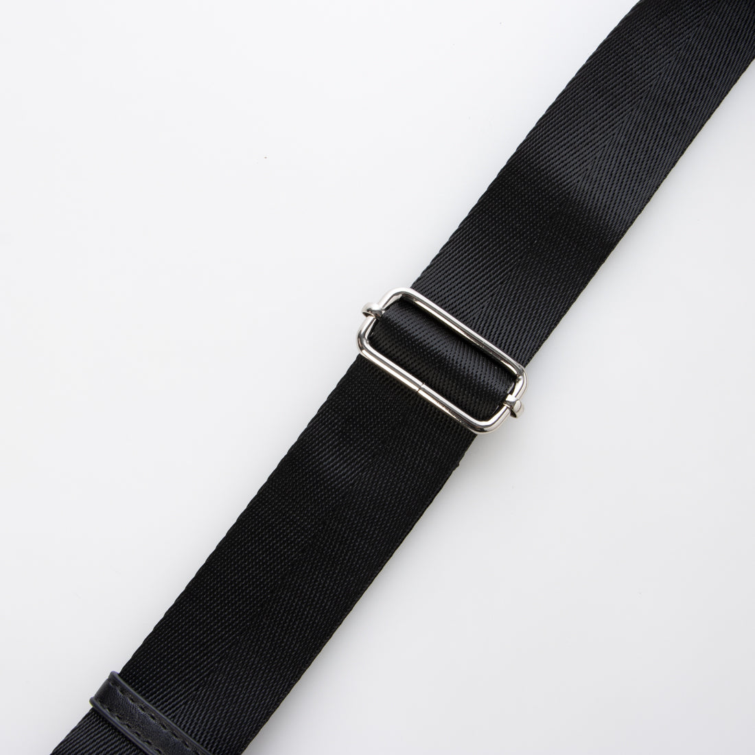 イザック Y'SACCS ドローイングチェック撥水ショルダーバッグ (ブラック) ブラック