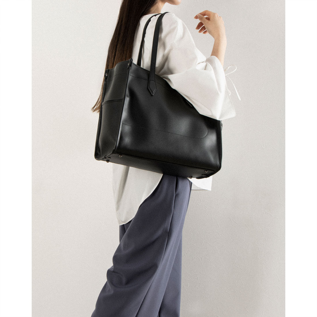 IZAKK Y'SACCS Recycled Leather A4 Binder Tote Bag