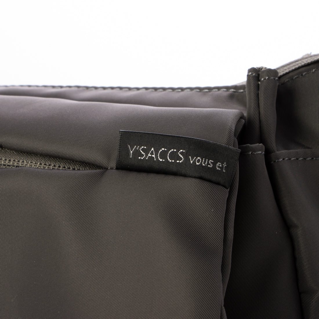 イザックヴーエ Y'SACCS vous et 【Y’SACCS vous et】フロントファスナーショルダー (グレー) グレー
