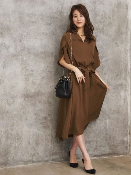 選べる2タイプのTOPS デザインスリーブフレアスカートセットアップ