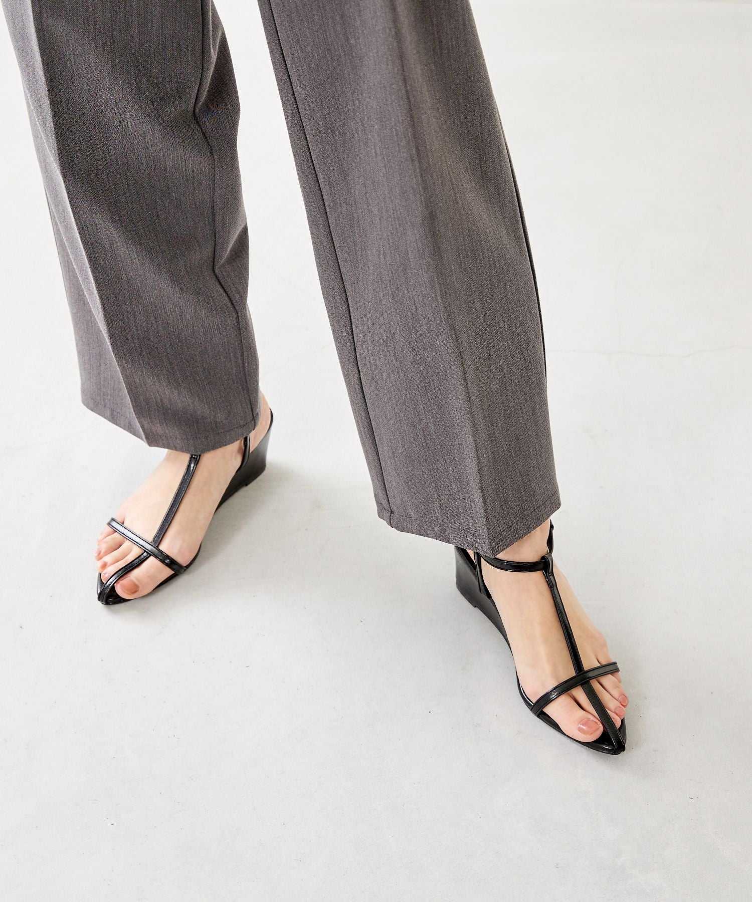 メヌエ Menue Tストラップ ウェッジヒール サンダル,1020ブラックPU