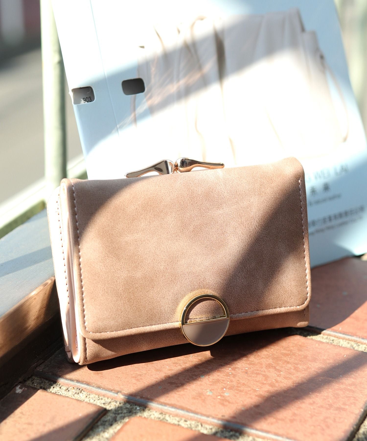 フロージュ florge 【大容量】ハーフラウンドモチーフのスクエアがま口財布,モカ