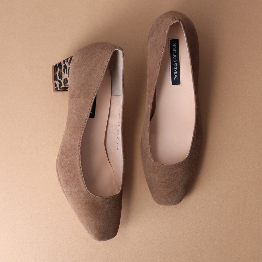 パラディクルール PARADIS COULEUR スクエアカットプレーンパンプス