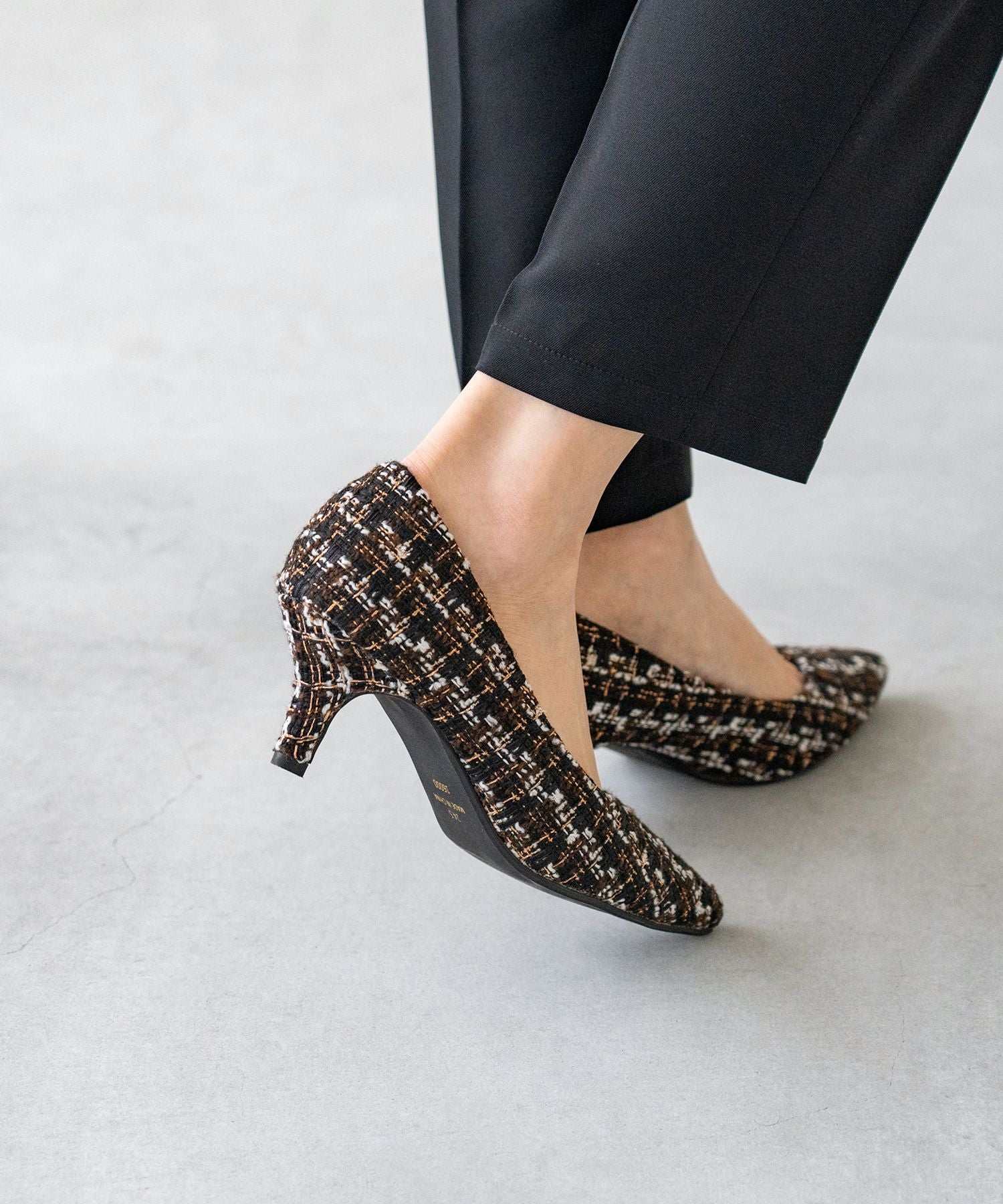 メヌエ Menue エアスイート ポインテッドトゥ6cmヒールパンプス