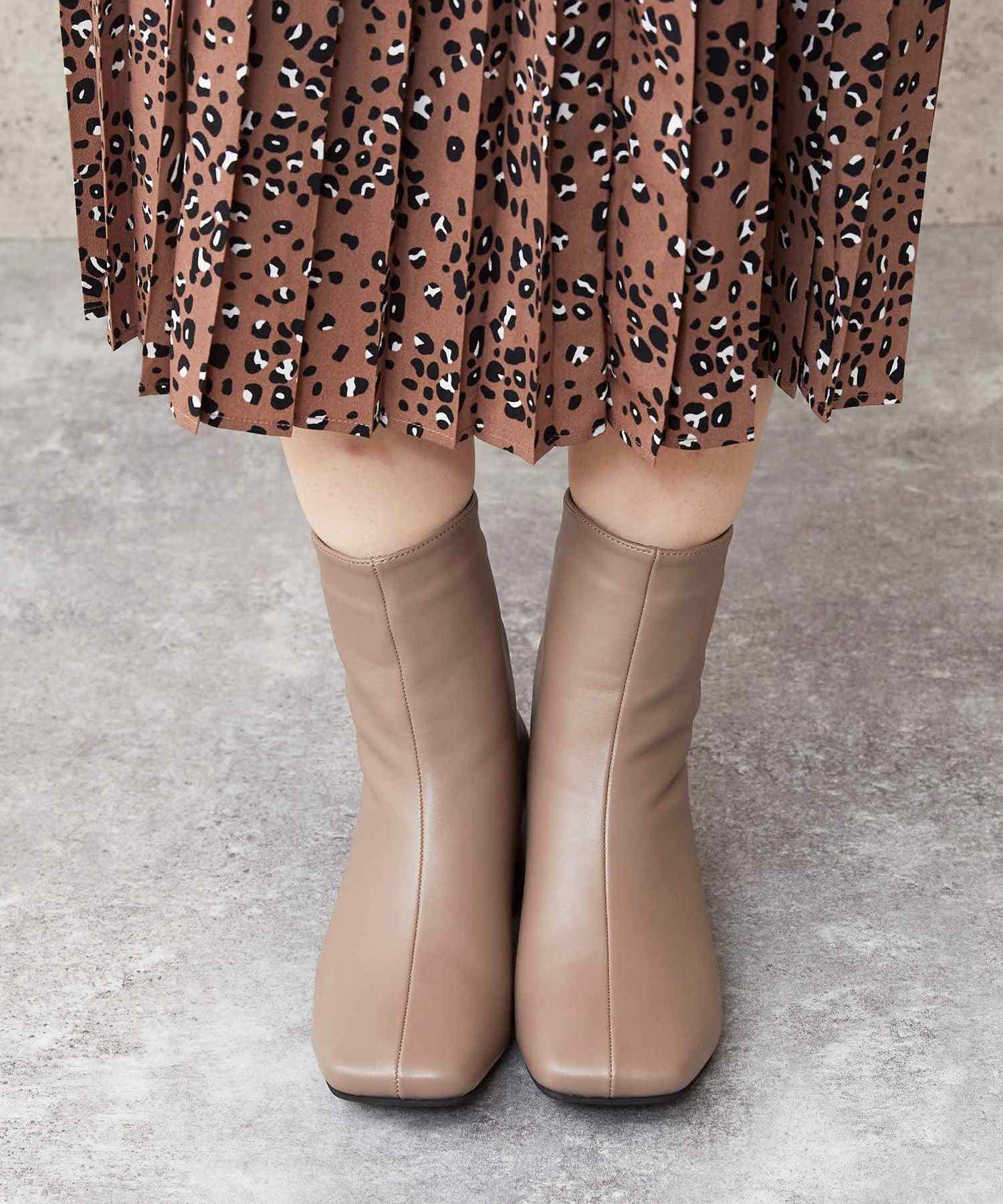 ウェレッグ セレクト welleg sellect スクエアトゥ 変形ヒールブーツ