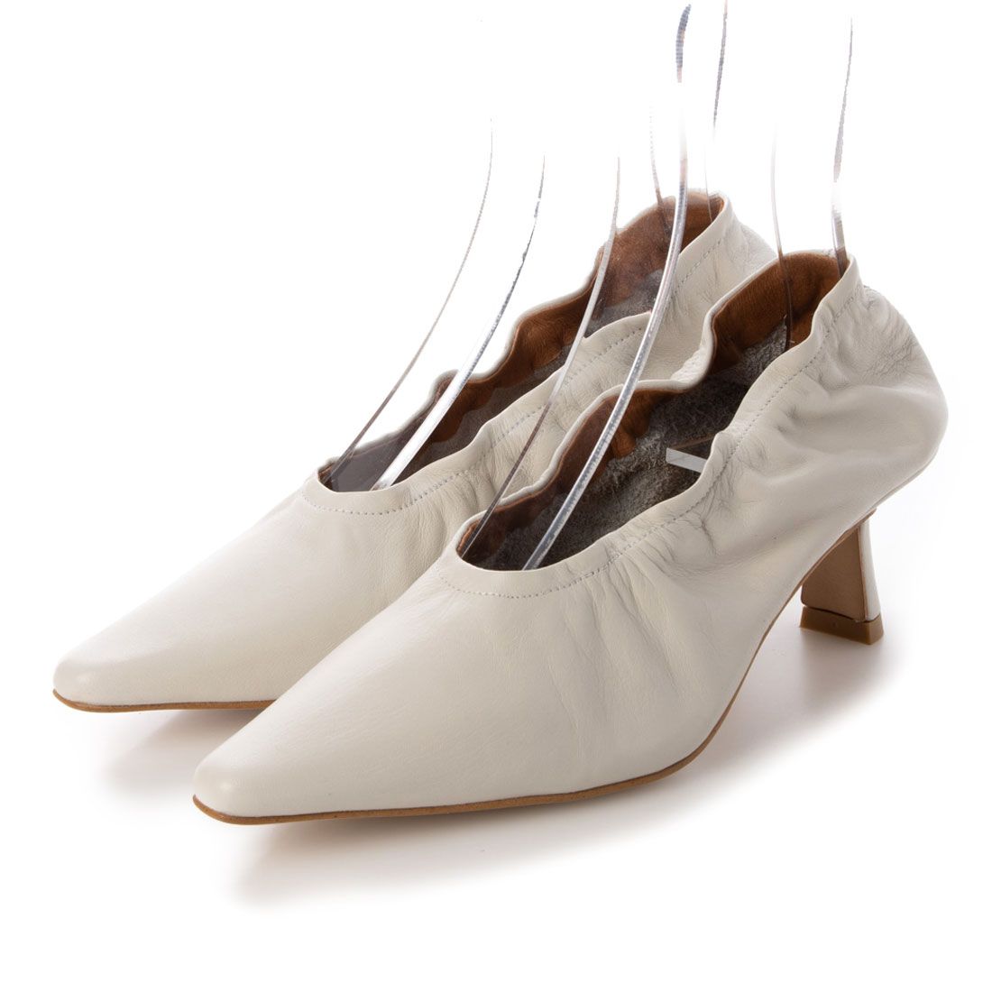 アンヘル アラルコン ANGEL ALARCON ポインテッドトウギャザーパンプス,アイボリー