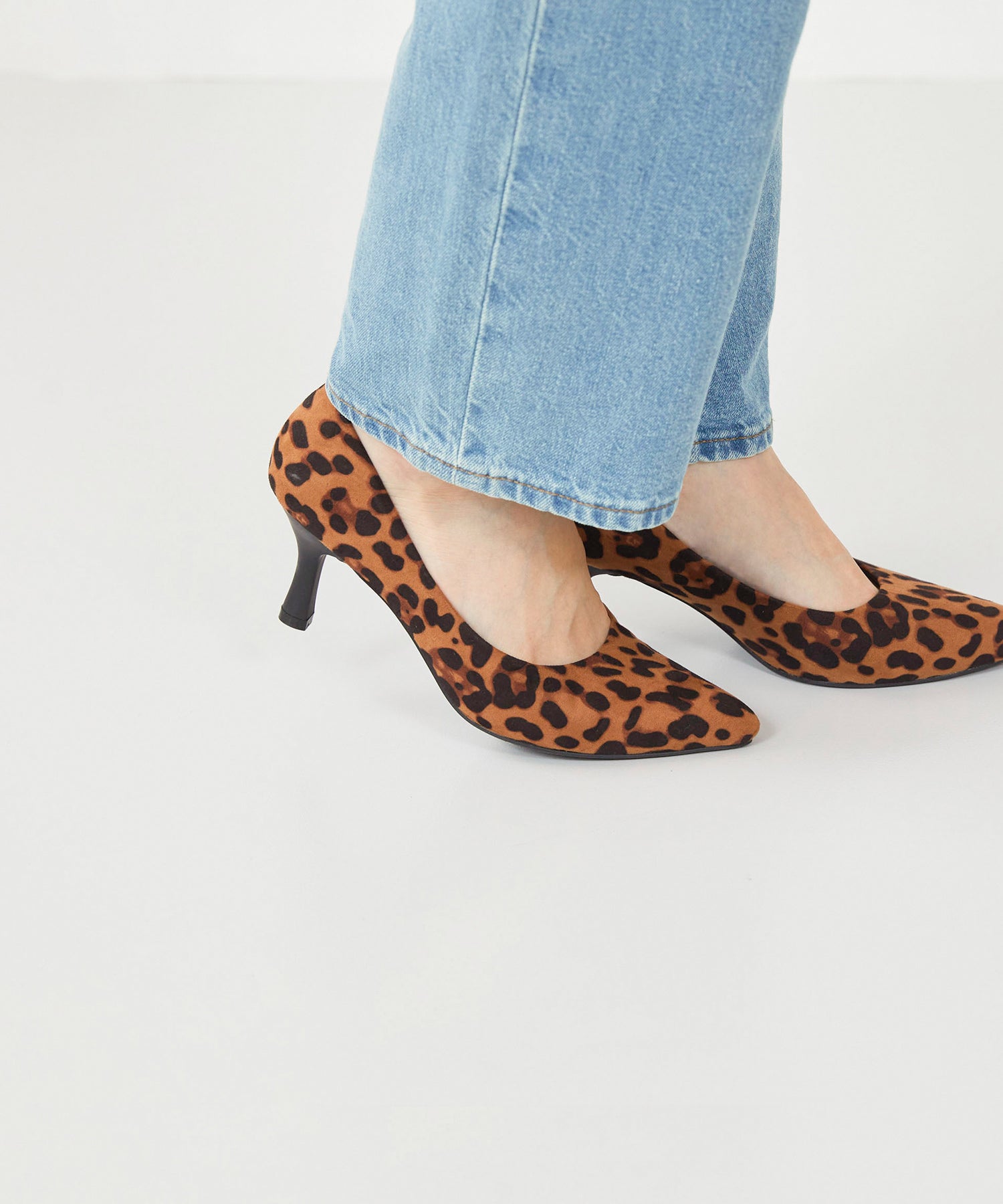 メヌエ Menue ポインテッドトゥ パンプス (3153ベージュレオパードSD) 3153ベージュレオパードSD