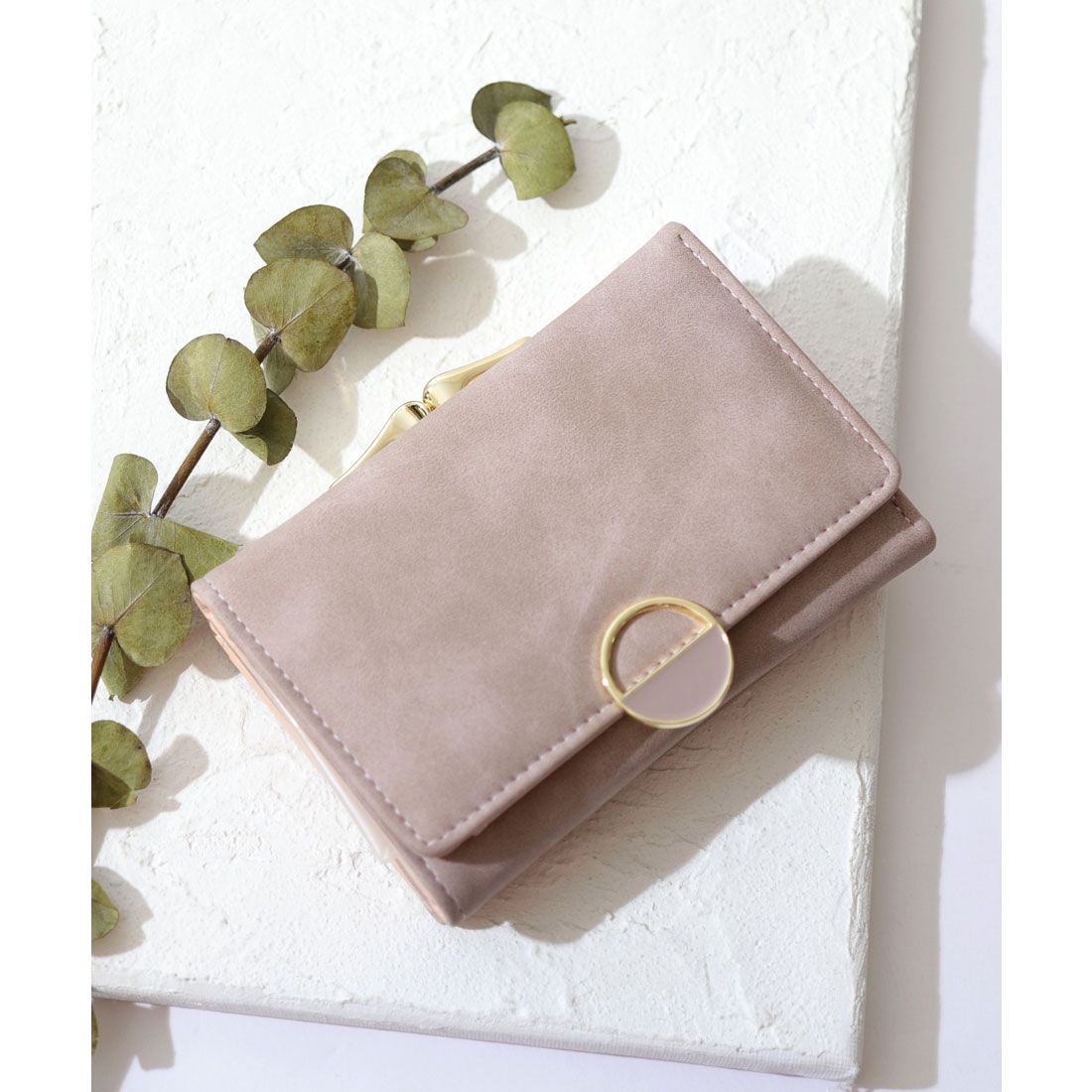 フロージュ florge 【大容量】ハーフラウンドモチーフのスクエアがま口財布,ライトパープル