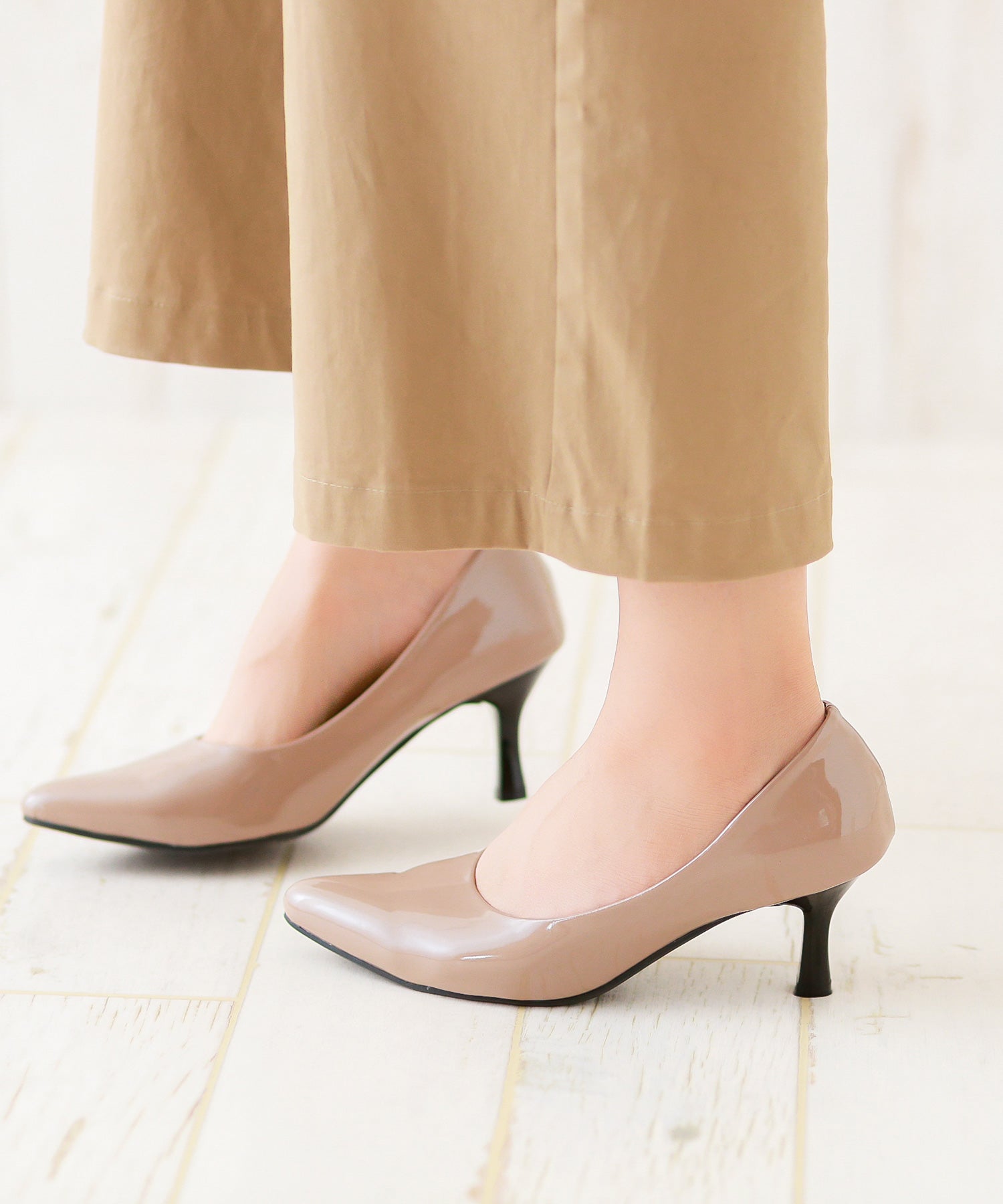 メヌエ Menue ふわっふわの履き心地 ポインテッドトゥ パンプス (2034グレージュen) 2034グレージュen