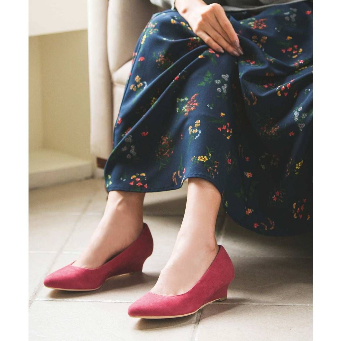 ラナン RANAN 幅広ゆったりアーモンドトゥウェッジパンプス