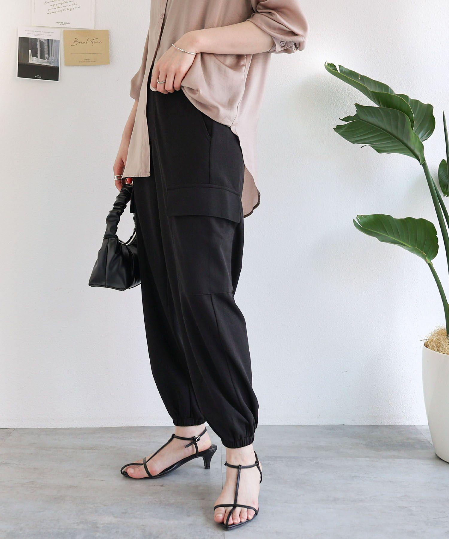 アンドミー andme 梨地ポンチ カーゴ ジョガーパンツ