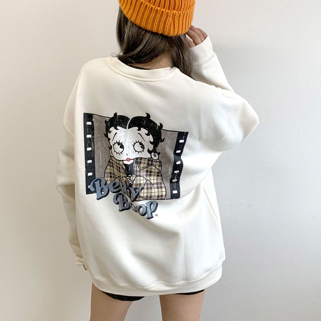 ノンヘッジ non-hedge BETTYプリント裏起毛プルオーバー