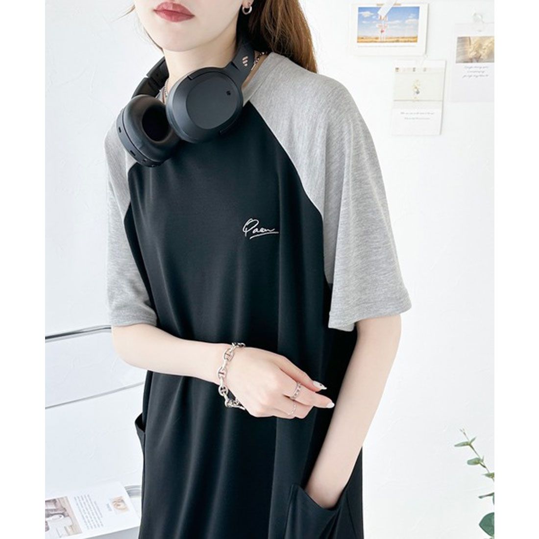 Classical Elf Casual coordinate staple. Pocketed chest embroidered raglan dress.