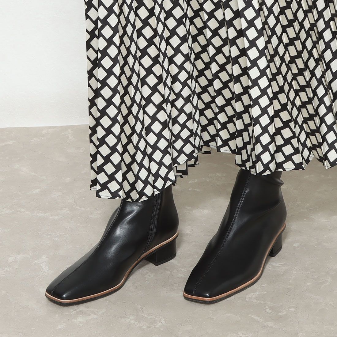 モード エ ジャコモ カリーノ MODE ET JACOMO carino スクエアトゥショートブーツ