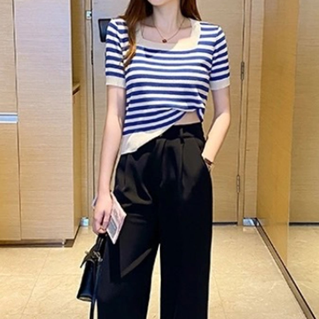 デューリリー Dewlily ボーダーサマーニット 韓国ファッション 10代 20代 30代 スクエアネック カジュアル ボーダーデザイン コンパクト 豊富なカラーバリエーション (ブラック) ブラック