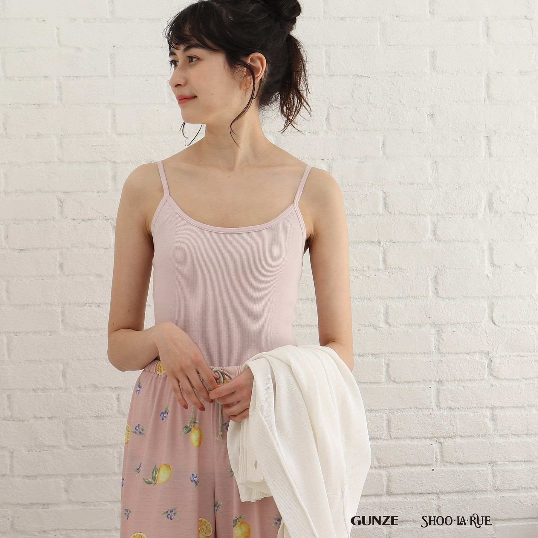 シューラルー SHOO・LA・RUE【GUNZE】 カップ付きキャミソール