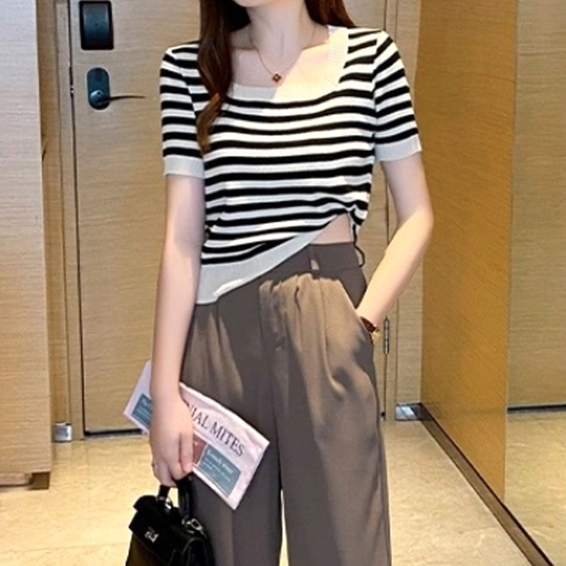 デューリリー Dewlily ボーダーサマーニット 韓国ファッション 10代 20代 30代 スクエアネック カジュアル ボーダーデザイン コンパクト 豊富なカラーバリエーション (ブラック) ブラック