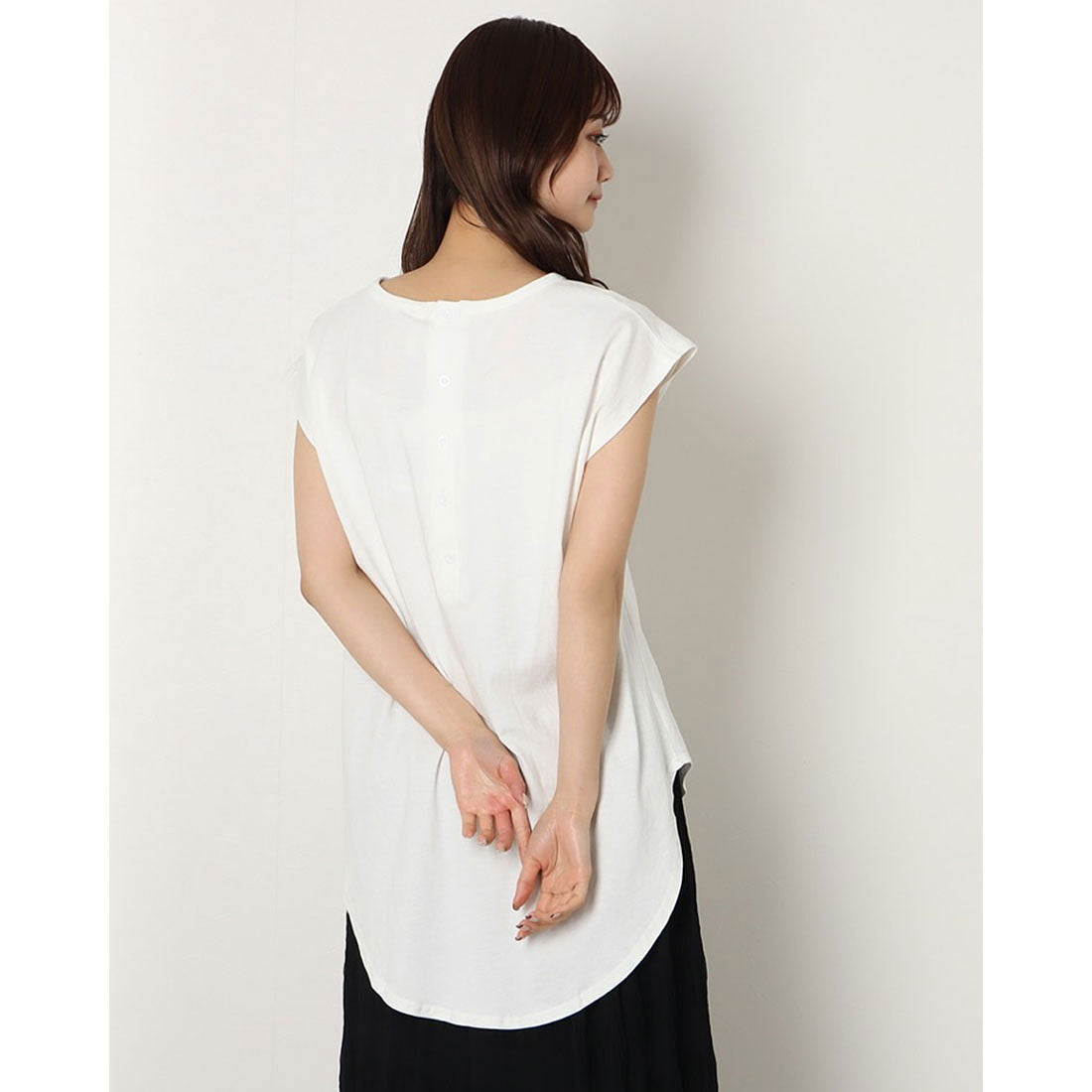 ジュノア JUNOAH バックボタンチュニックカットソー (ブラック) ブラック