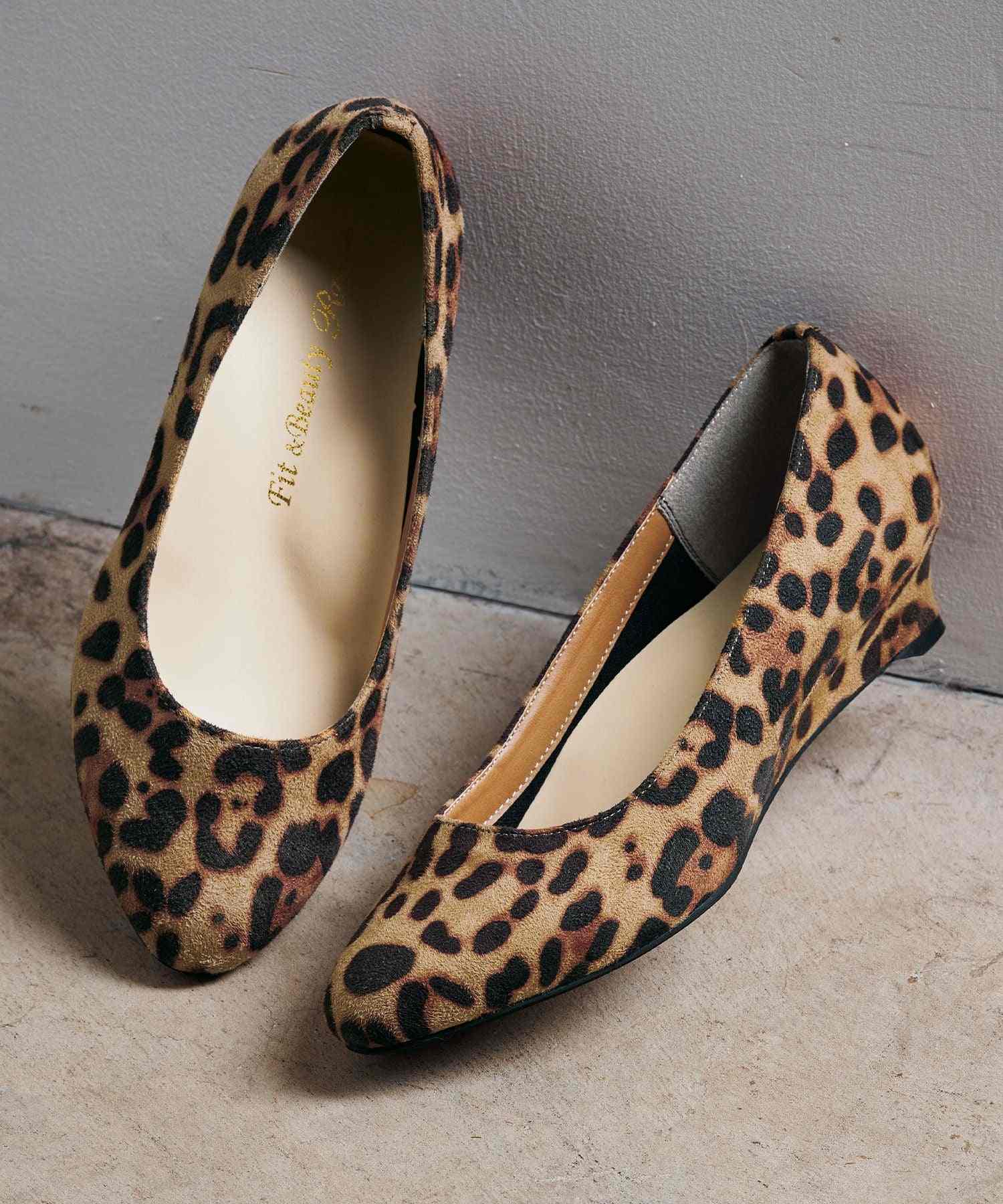 ラナン RANAN 幅広ゆったりアーモンドトゥウェッジパンプス